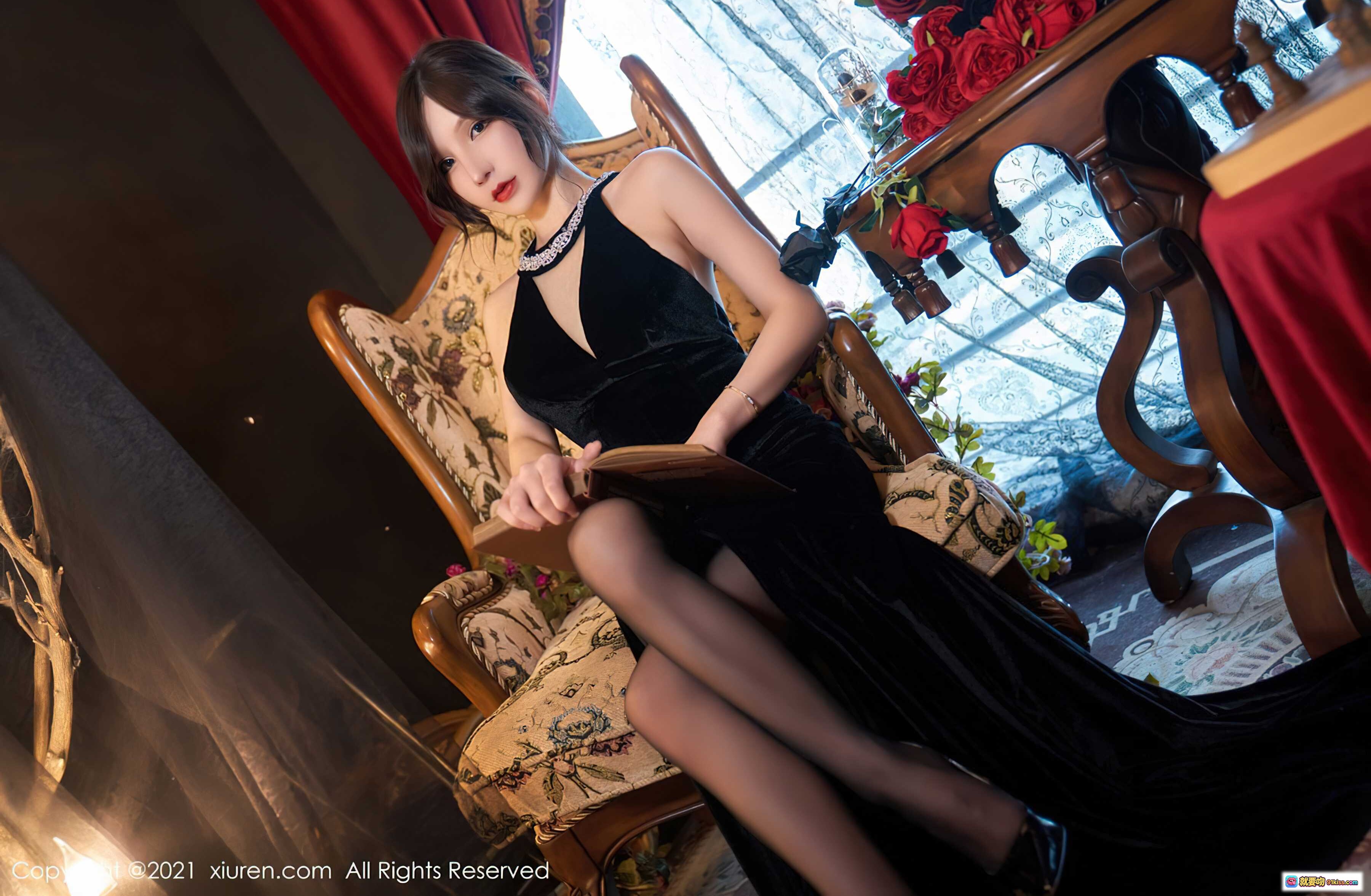 图片[6] - 周于希Sandy黑色丝绒深V礼服写真 | 优雅性感红唇妆容 | 红玫瑰背景复古风 | XiuRen秀人网2021.08.31 No.3879 - 就要吻