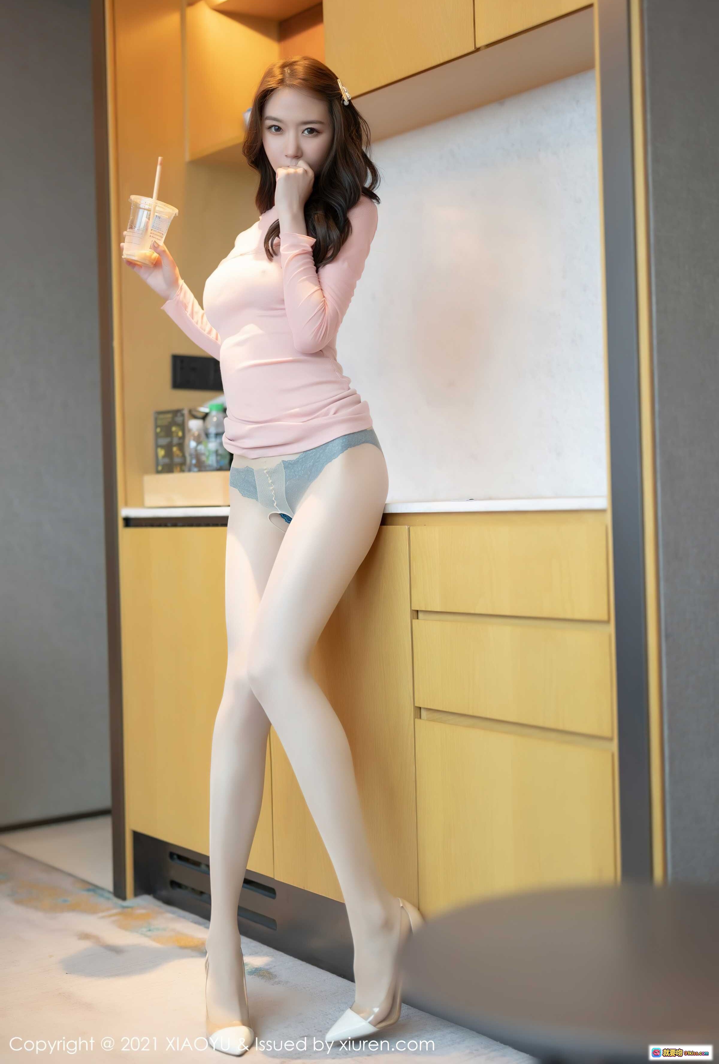 图片[10] - 梦心月粉色紧身连衣裙高跟美腿写真 | XIAOYU Vol.598 2021.08.23 优雅性感室内拍摄 - 就要吻