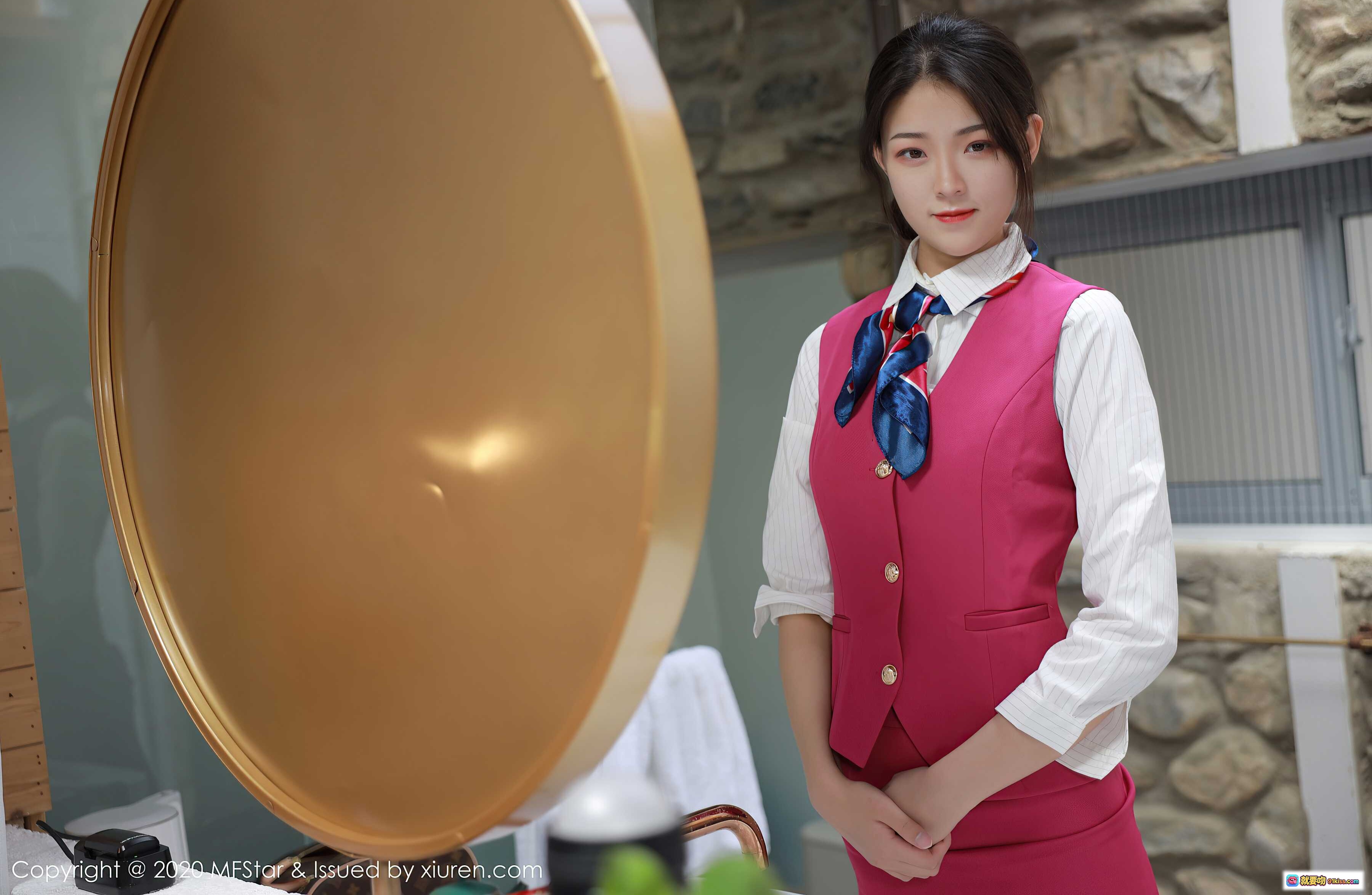 空乘制服美女Laura苏雨彤优雅写真｜MFStar模范学院Vol.356高清摄影集 - 就要吻