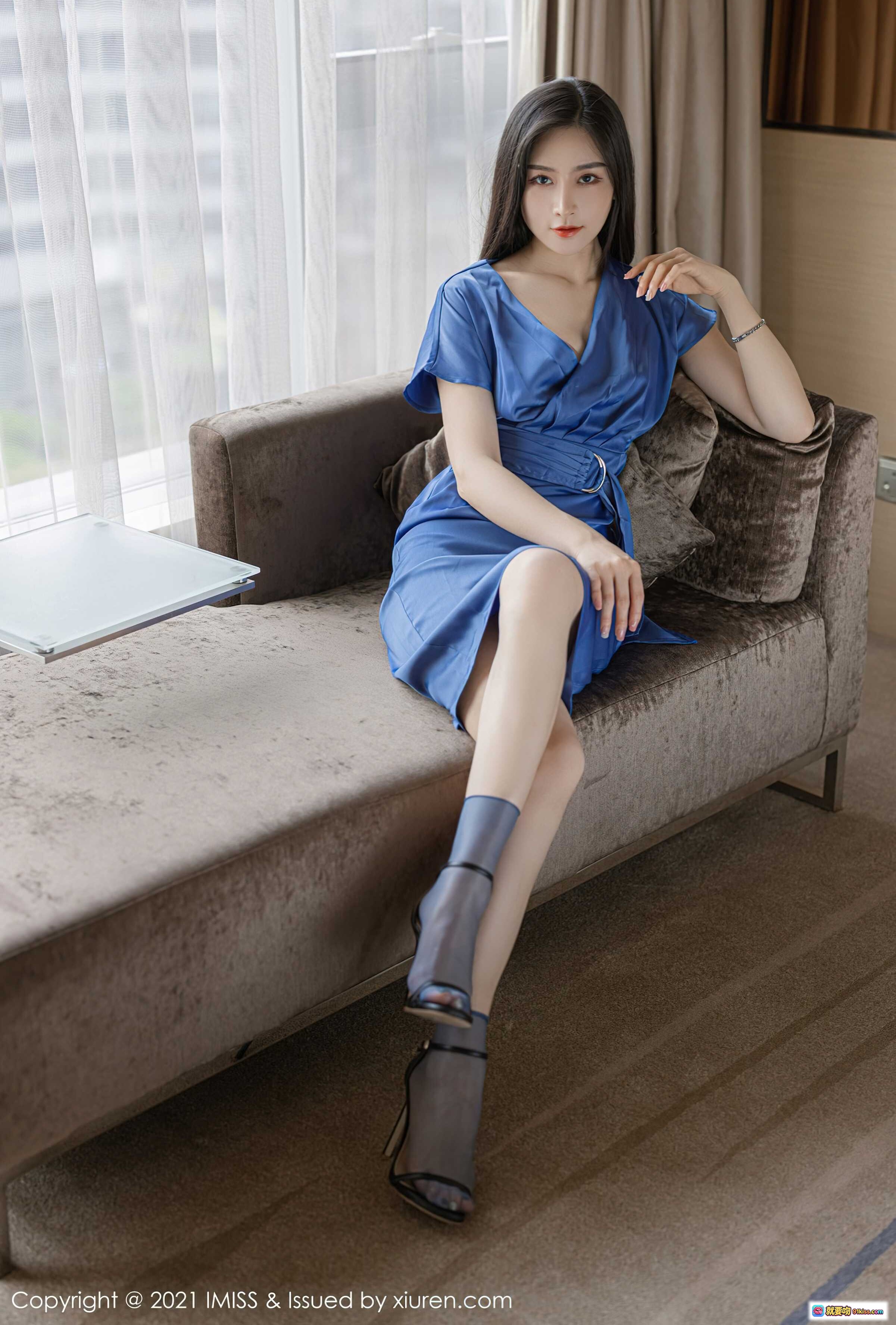 图片[3] - IMiss 2021.09.01 Vol.626 Vanessa 蓝色连衣裙 高跟鞋 丝袜 美腿 坐姿写真 室内窗帘柔光 优雅性感 女神气质 50+张高清图 - 就要吻
