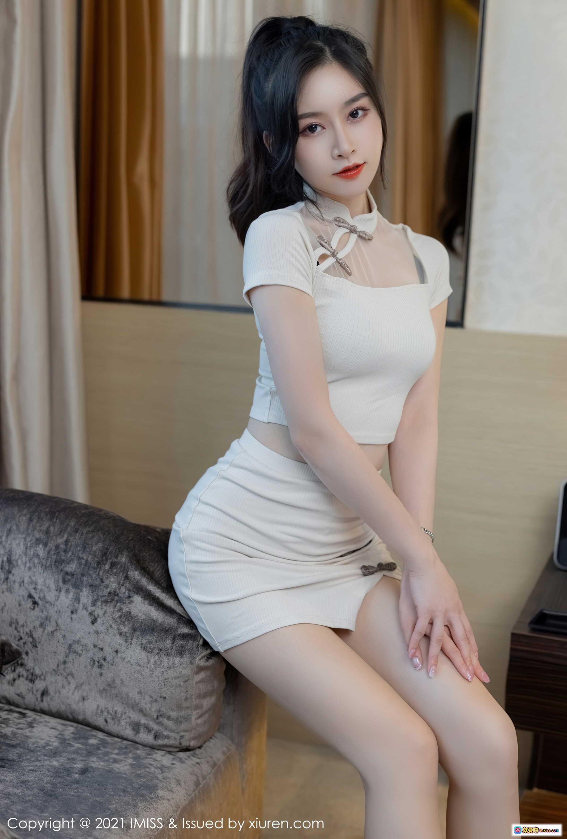 图片[7] - Vanessa白色旗袍短裙性感写真 | 高跟美腿走廊私房照 | IMiss 2021 Vol.634 精选高清图集 - 就要吻