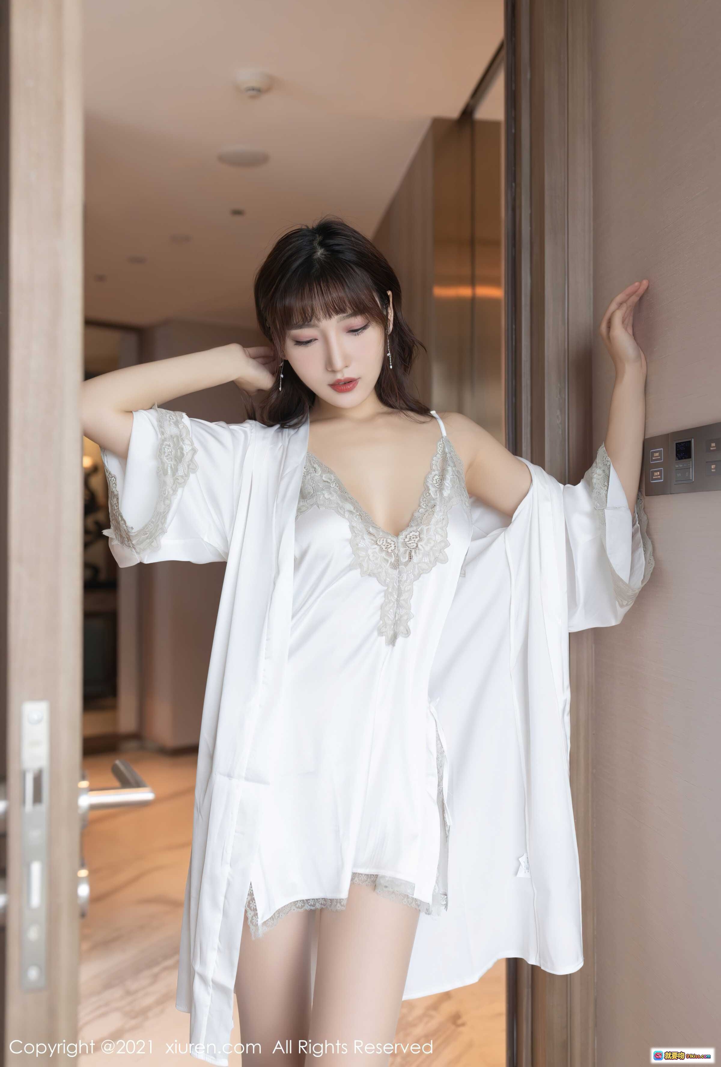 图片[1] - 陆萱萱白色蕾丝睡衣写真 | 优雅性感居家风 | XiuRen秀人网No.3861高清图集 - 就要吻