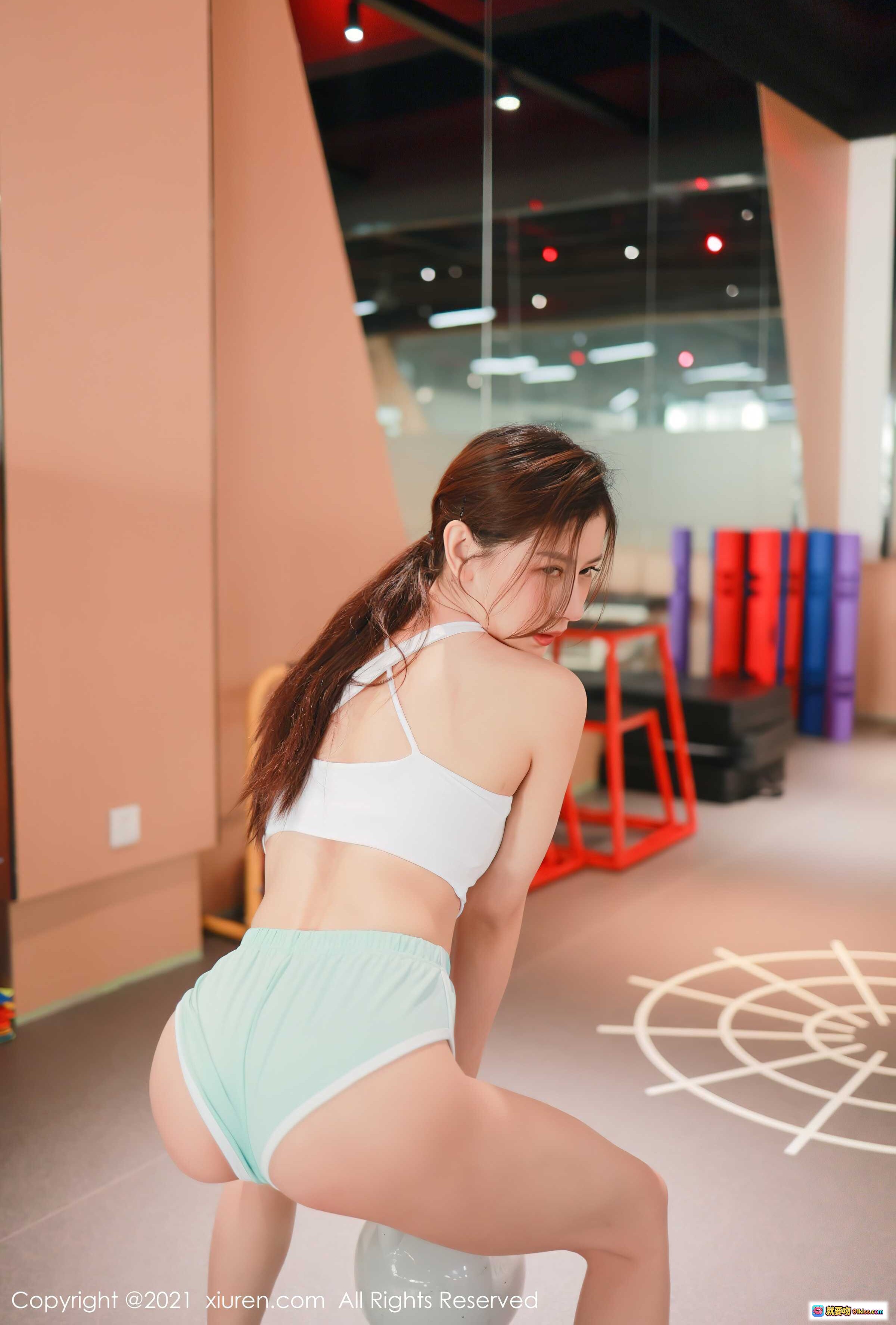 图片[7] - 尹甜甜健身房深蹲训练写真 | 白色运动内衣+渐变短裤 | 粉色杠铃健身美拍 | 秀人网No.3970高清图集 - 就要吻