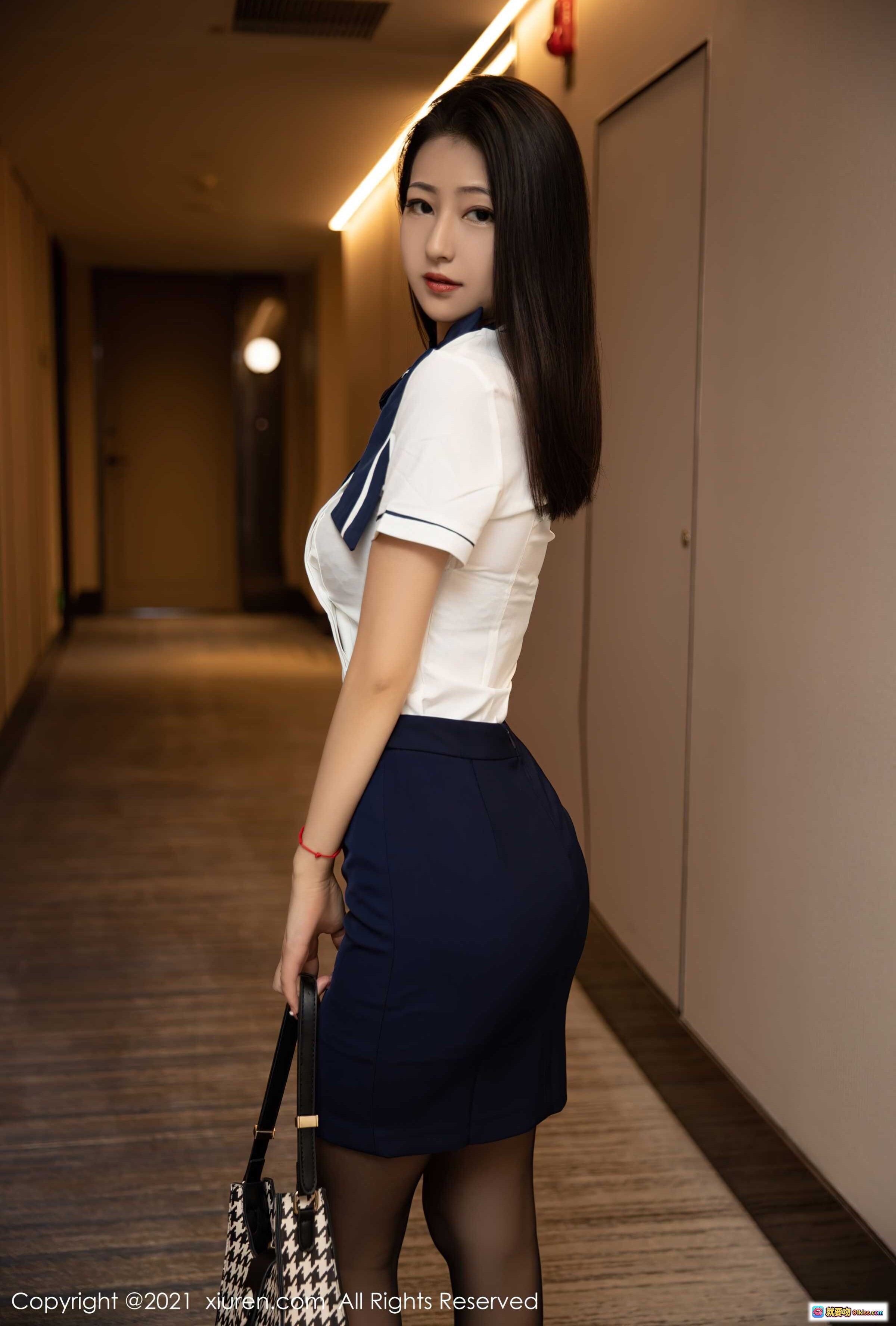 图片[3] - 熊小诺职场OL风写真｜白衬衫蓝包臀裙黑丝美腿走廊回眸｜XiuRen秀人网2021.08.26 No.3860 - 就要吻