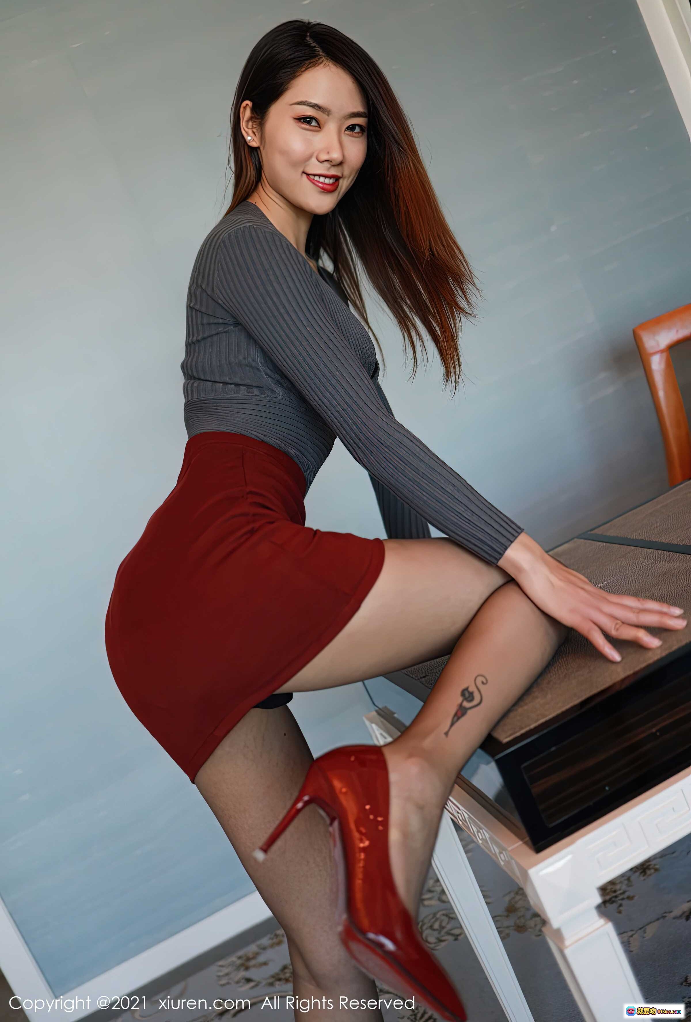 图片[8] - 方子萱优雅写真 | 灰色针织V领上衣+酒红包臀裙 | 秀人网2021.05.27 No.3471 | 高清美图59张 - 就要吻