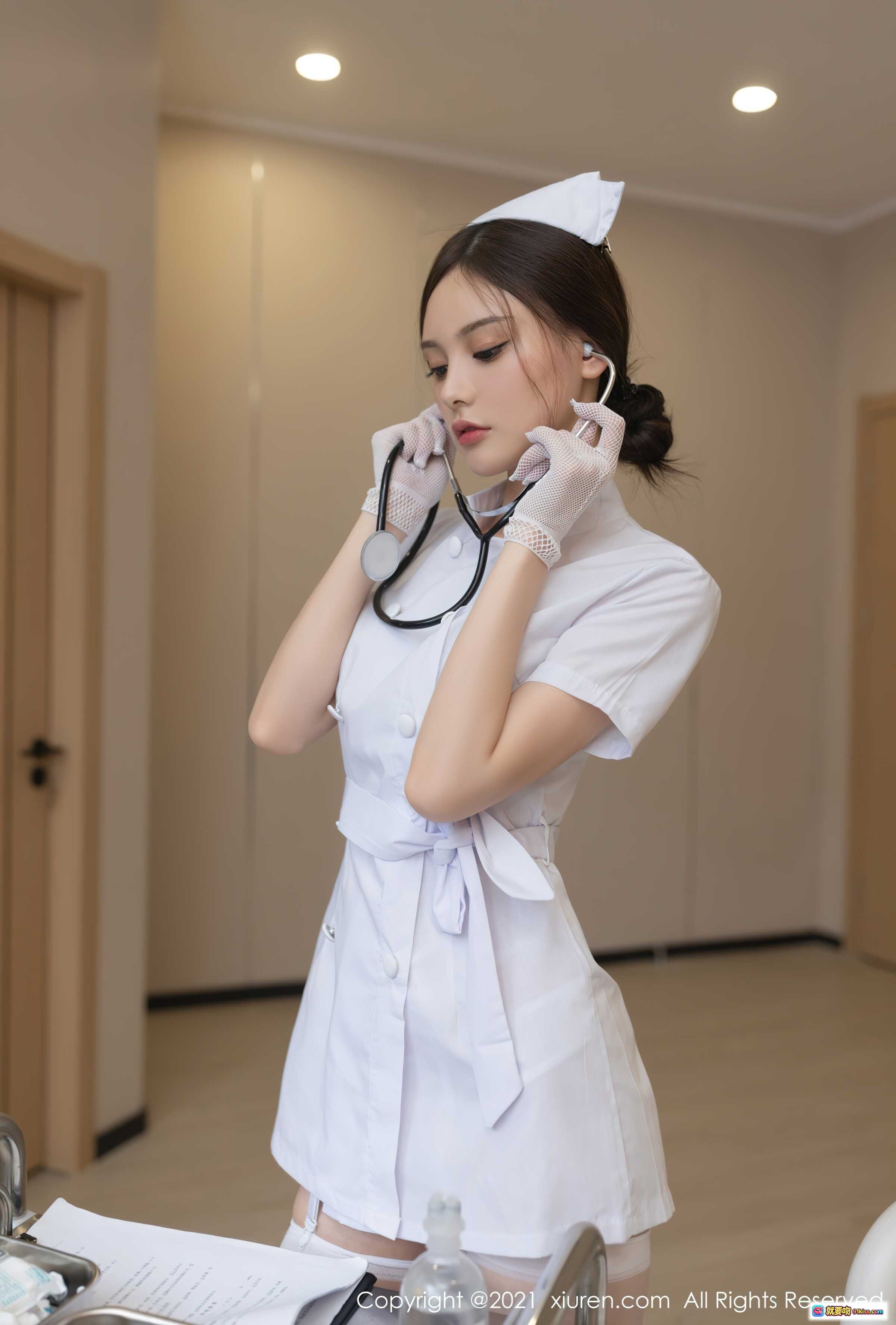 图片[3] - 王心怡护士装写真 | 白色制服+丝袜高跟 | 医院推车场景 | XiuRen秀人网No.3884 2021.09.01 - 就要吻
