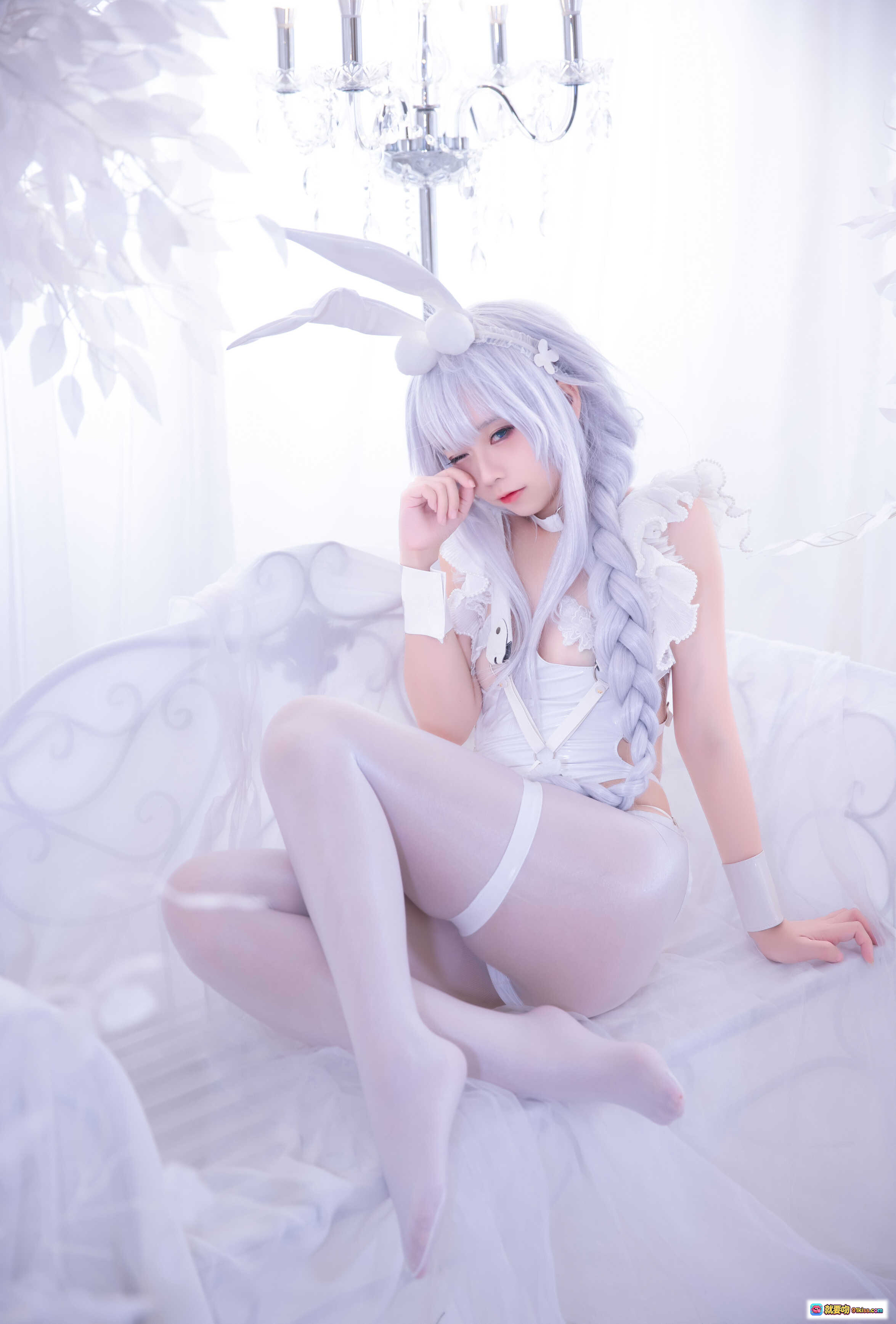 图片[10] - G44不会受伤 NO.041 恶毒 Cosplay 白色兔女郎 优雅坐姿 精致发饰 朦胧光影 25P高清图集 - 就要吻