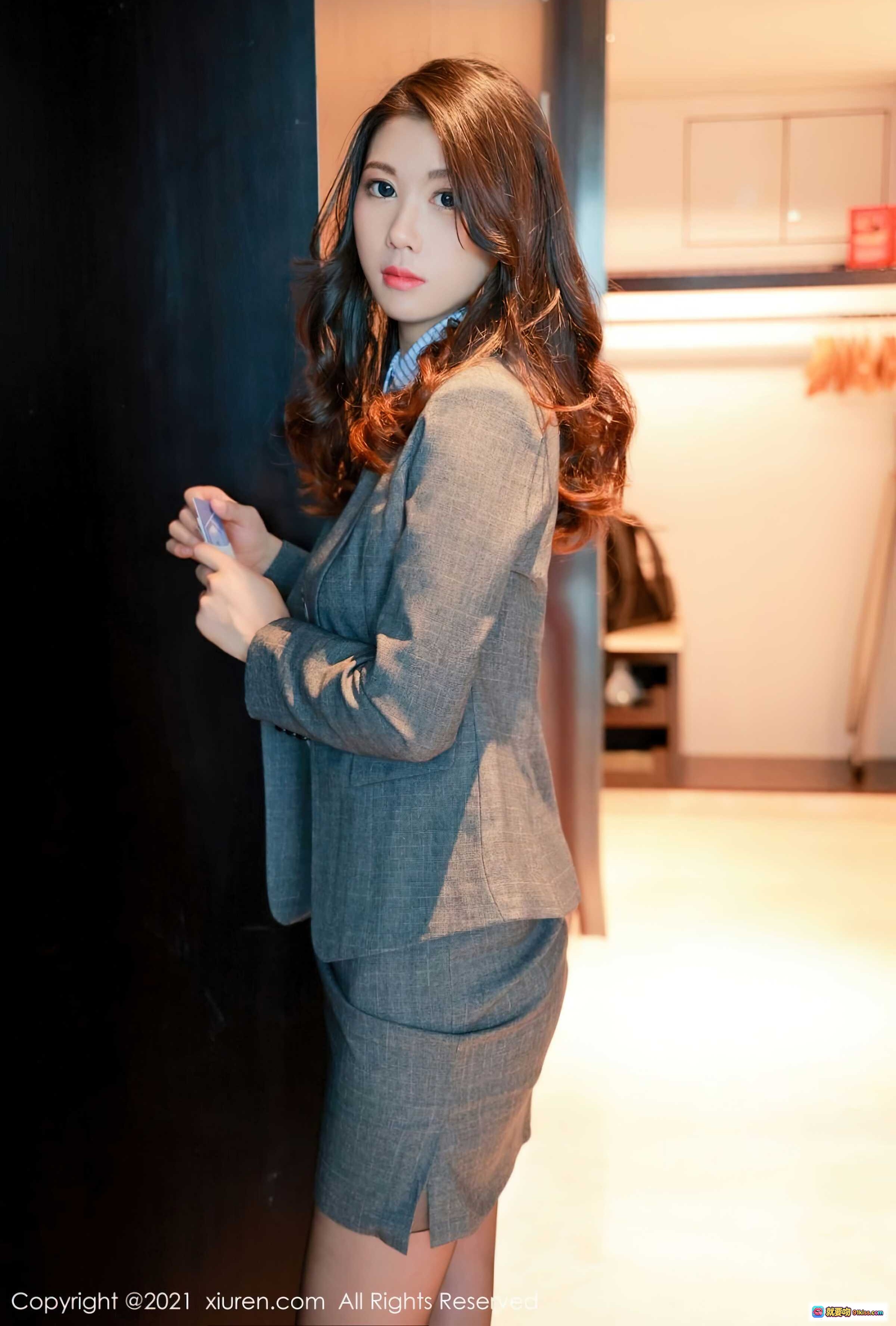 图片[7] - 李雅柔灰色西装套装黑丝高跟跪姿优雅写真 – XiuRen秀人网2021.07.05 No.3621 - 就要吻