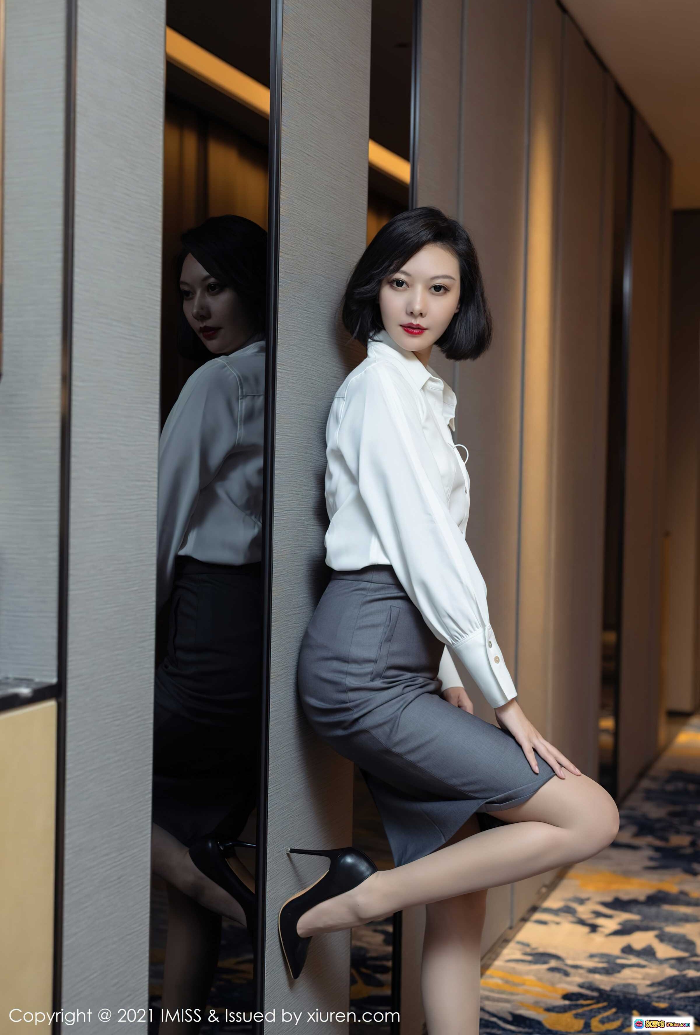 图片[5] - IMiss艺轩2021.08.13 Vol.623 白衬衫灰裙职场风优雅写真 82张高清图集 - 就要吻