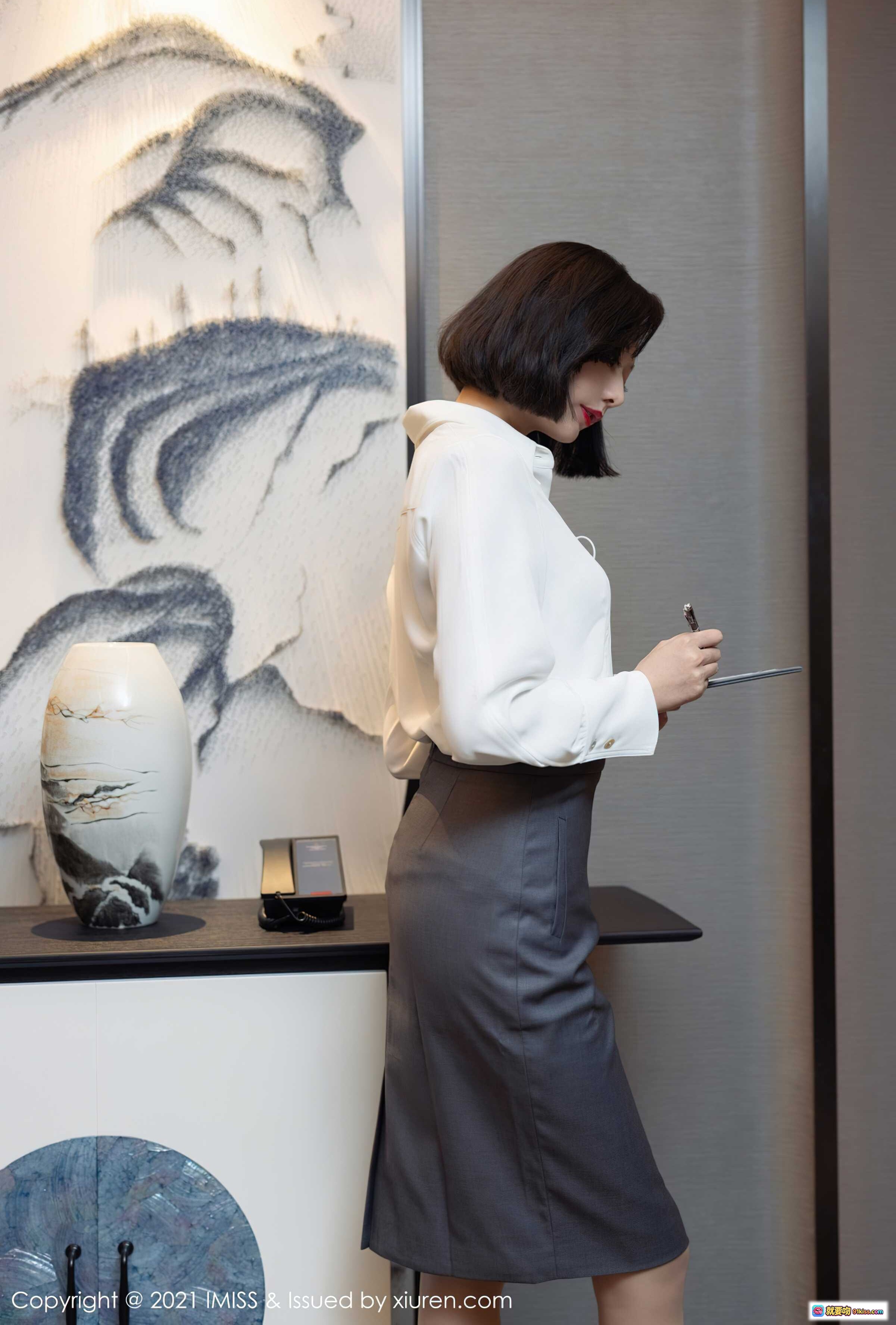 图片[9] - IMiss艺轩2021.08.13 Vol.623 白衬衫灰裙职场风优雅写真 82张高清图集 - 就要吻