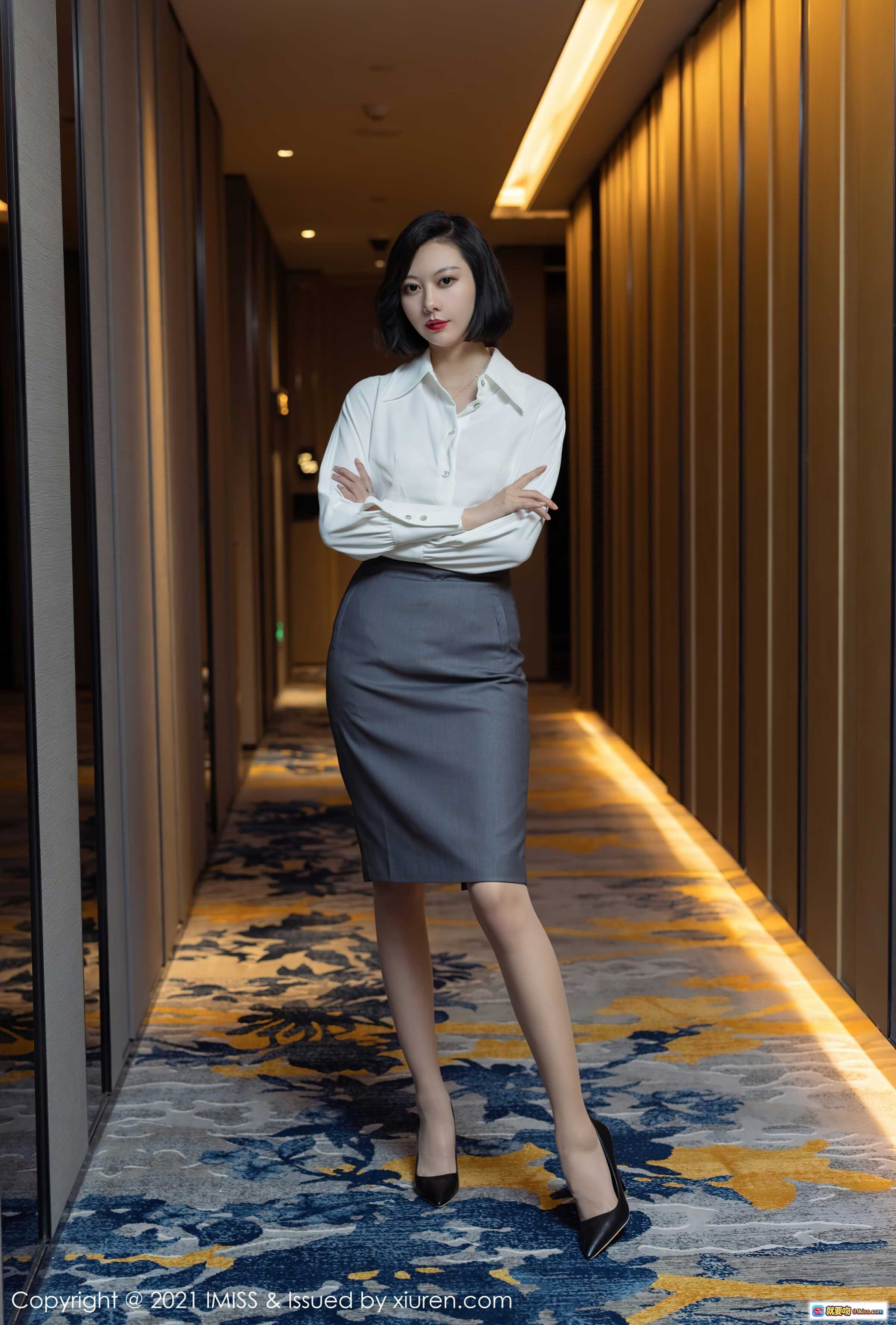 图片[3] - IMiss艺轩2021.08.13 Vol.623 白衬衫灰裙职场风优雅写真 82张高清图集 - 就要吻