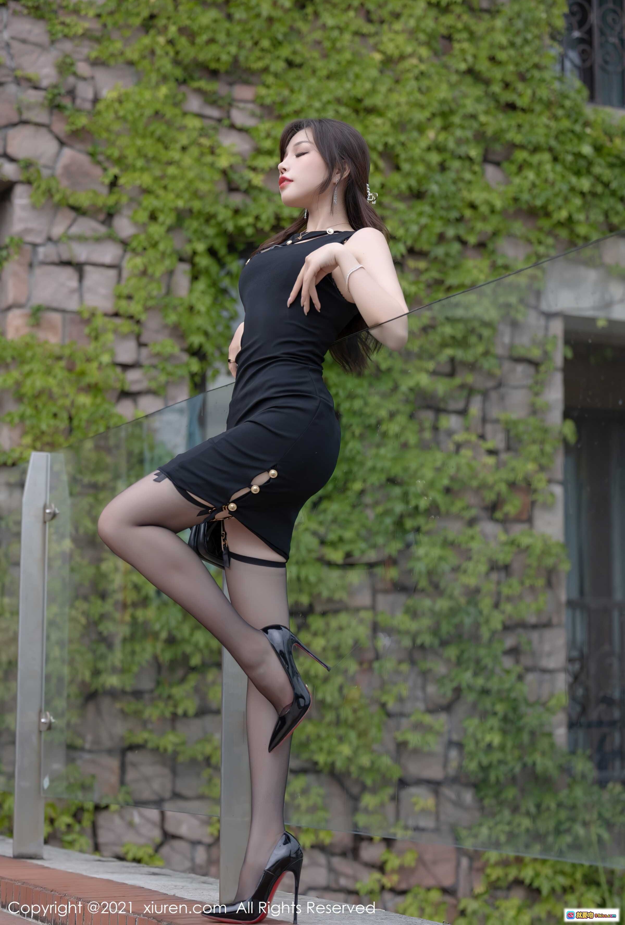 图片[2] - 芝芝Booty黑裙高跟丝袜写真 | XiuRen秀人网2021.09.02 No.3893 美腿性感街拍风 - 就要吻