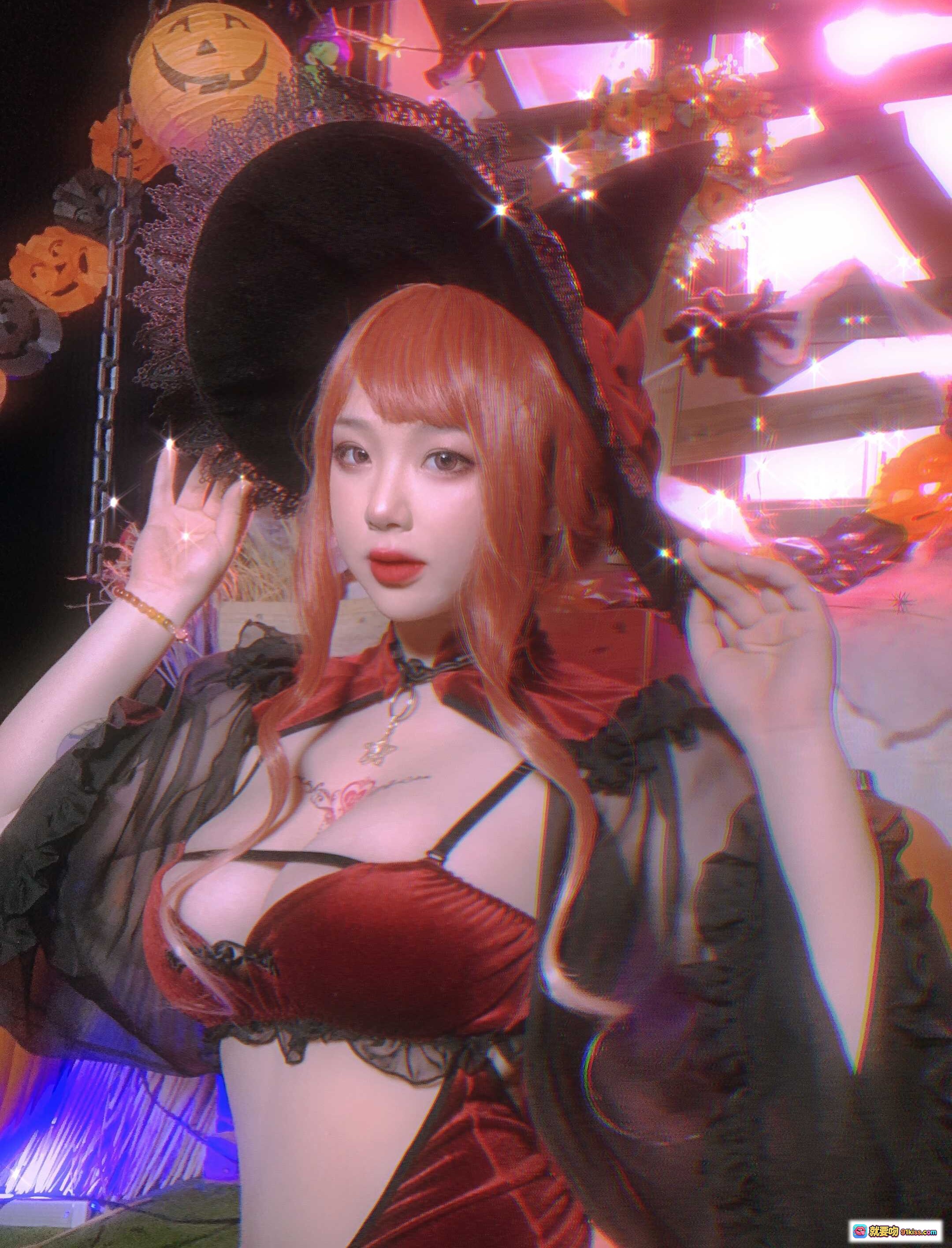 图片[3] - 皮皮奶NO.040万圣节女巫cos写真｜红发魅惑妆容+蕾丝黑纱+玫瑰纹身+暗黑系性感造型 - 就要吻