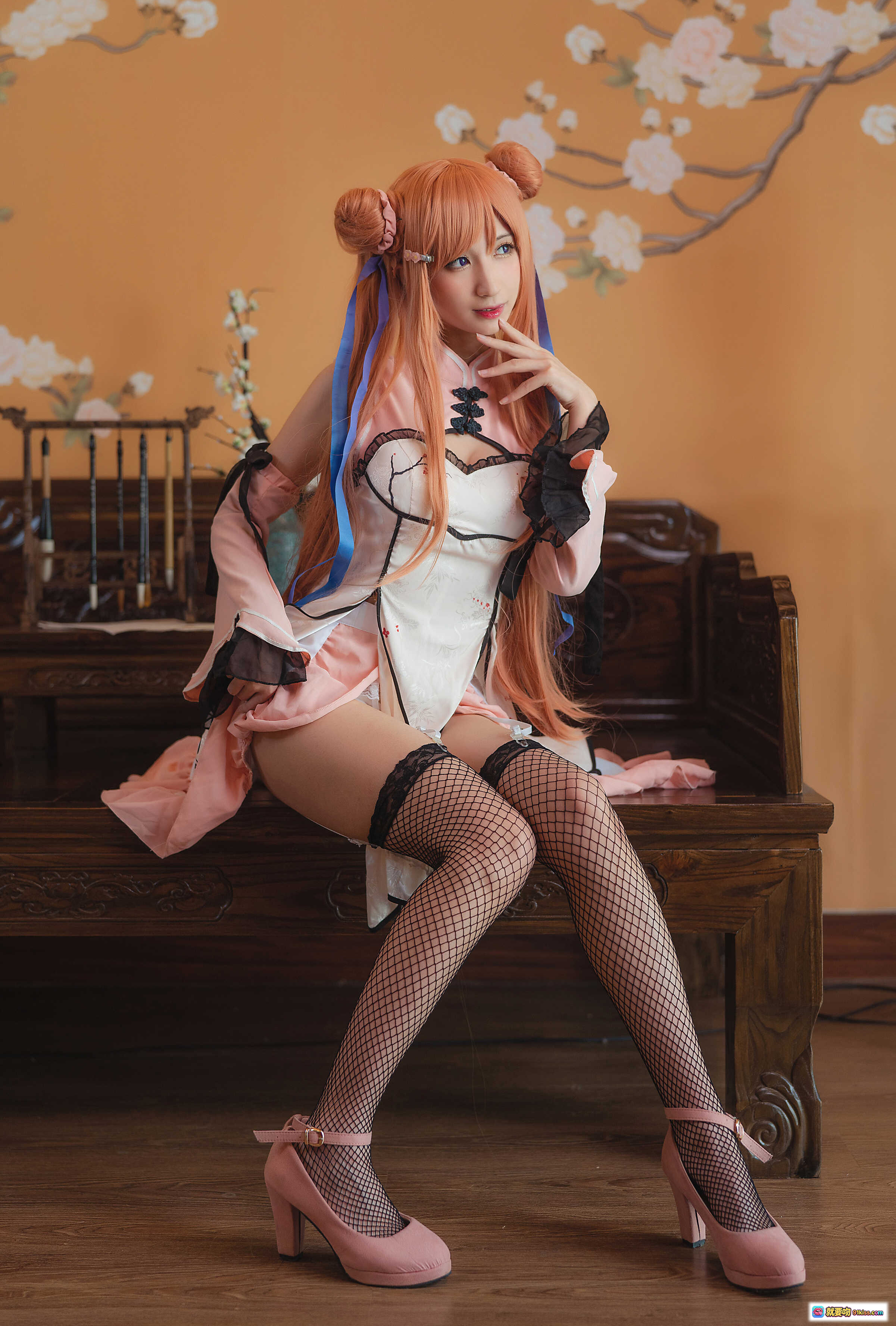 图片[6] - 贝儿酱Miki NO.001 春梅COS写真｜橙发双马尾少女执笔书法｜日系和风室内场景｜精致洛丽塔服饰｜18P高清图集 - 就要吻