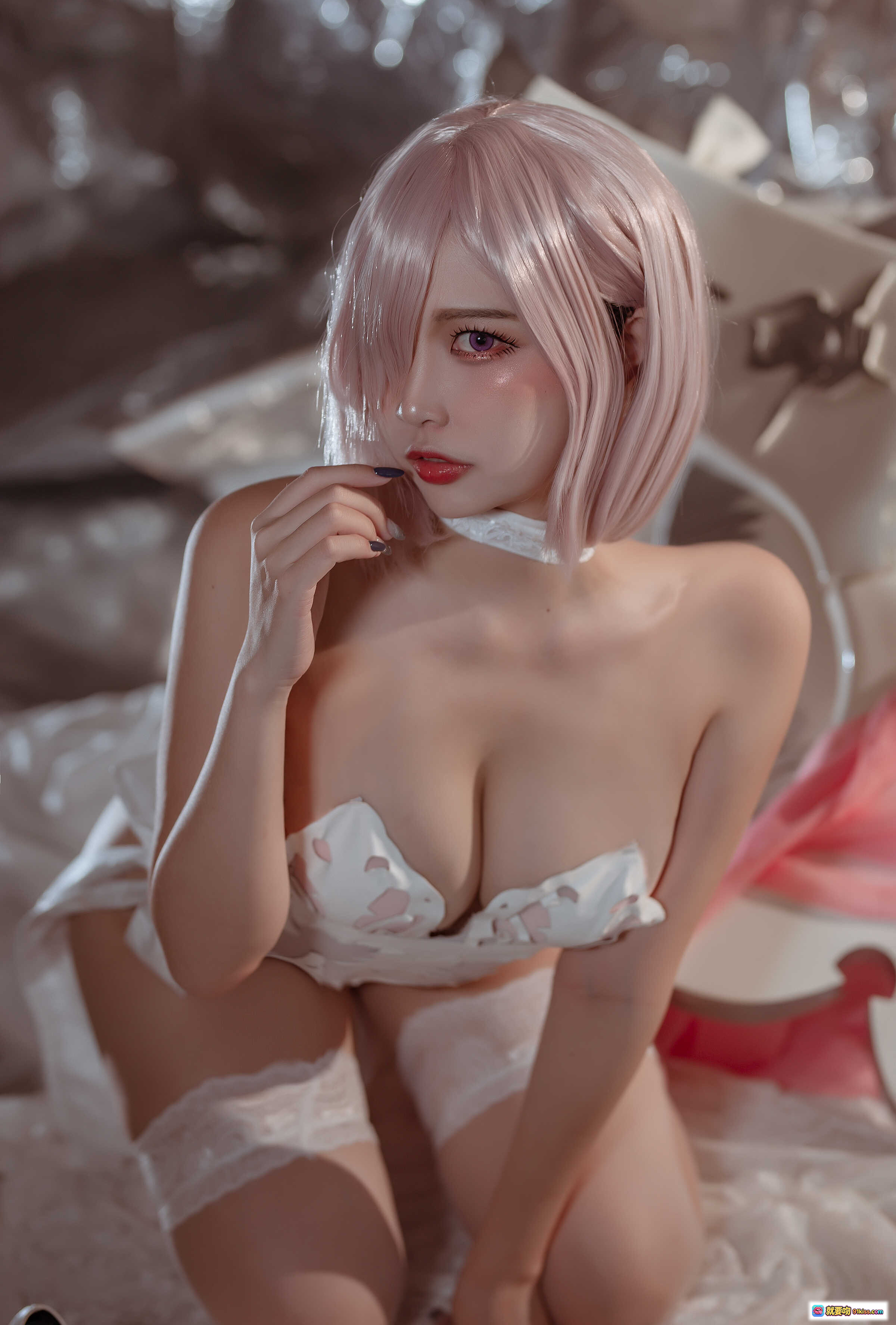 图片[4] - 二佐Nisa NO.110 玛修婚纱Cosplay写真 42P高清美图 粉发少女 白纱蕾丝 情侣主题 优雅性感 二次元动漫风 甜酷风格 摄影棚布景 花束装饰 精致妆容 腿环丝袜 甜系洛丽塔风 - 就要吻