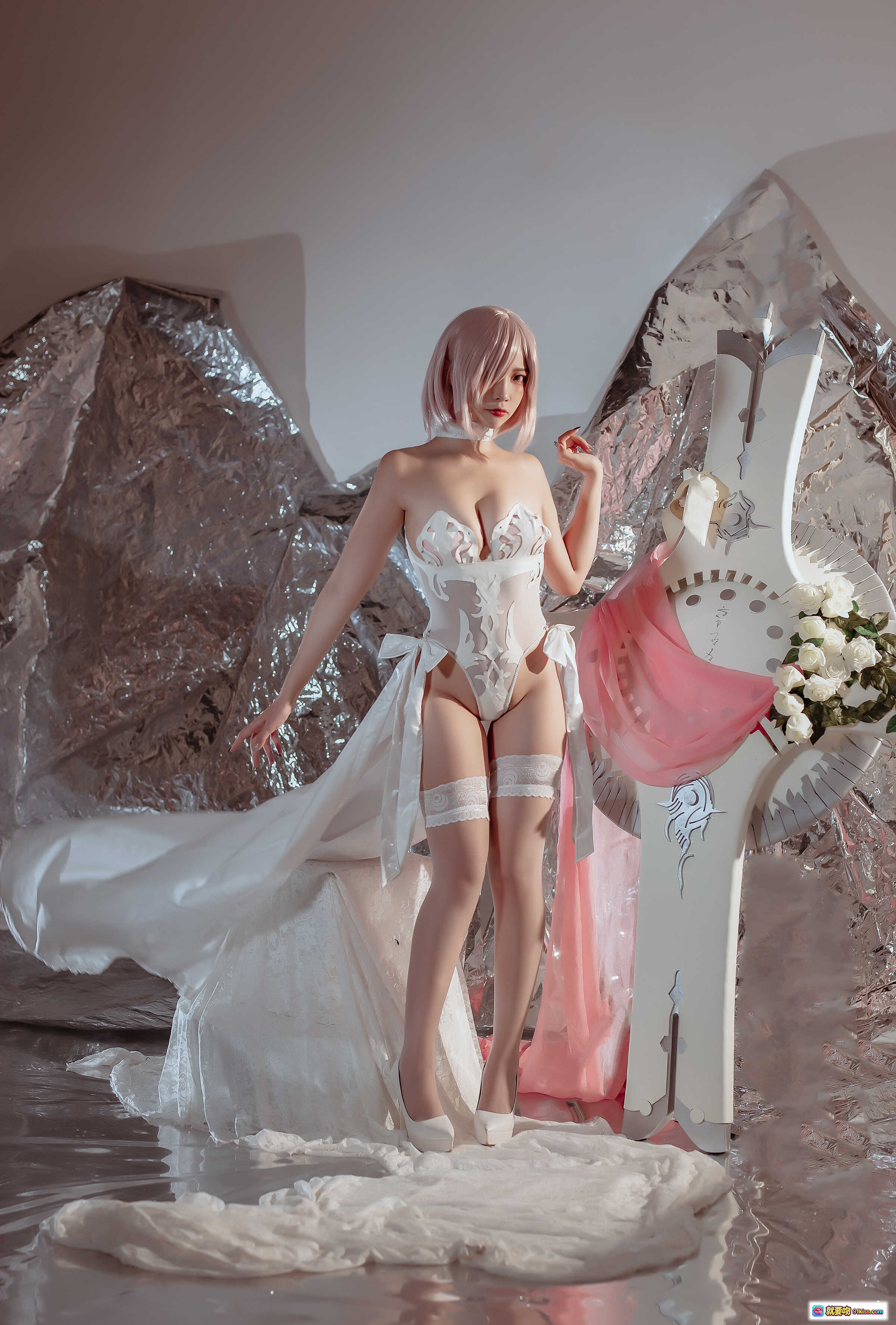 图片[9] - 二佐Nisa NO.110 玛修婚纱Cosplay写真 42P高清美图 粉发少女 白纱蕾丝 情侣主题 优雅性感 二次元动漫风 甜酷风格 摄影棚布景 花束装饰 精致妆容 腿环丝袜 甜系洛丽塔风 - 就要吻