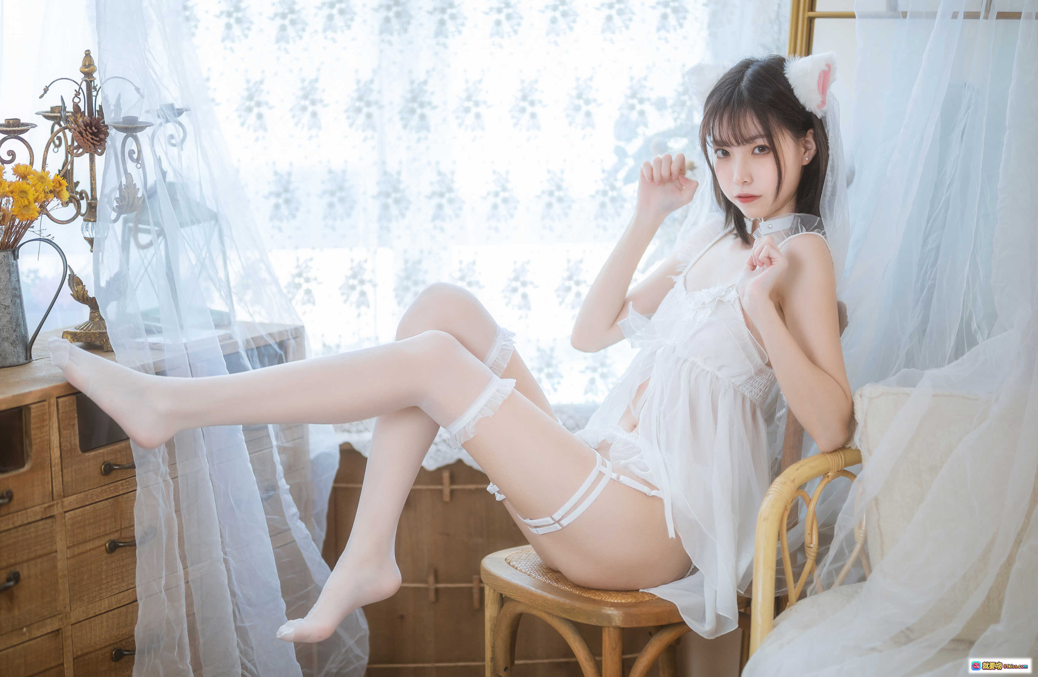 图片[5] - 许岚LAN NO.003 少女白色蕾丝裙写真 41P高清美图 白纱吊带袜温柔风室内私房摄影 - 就要吻