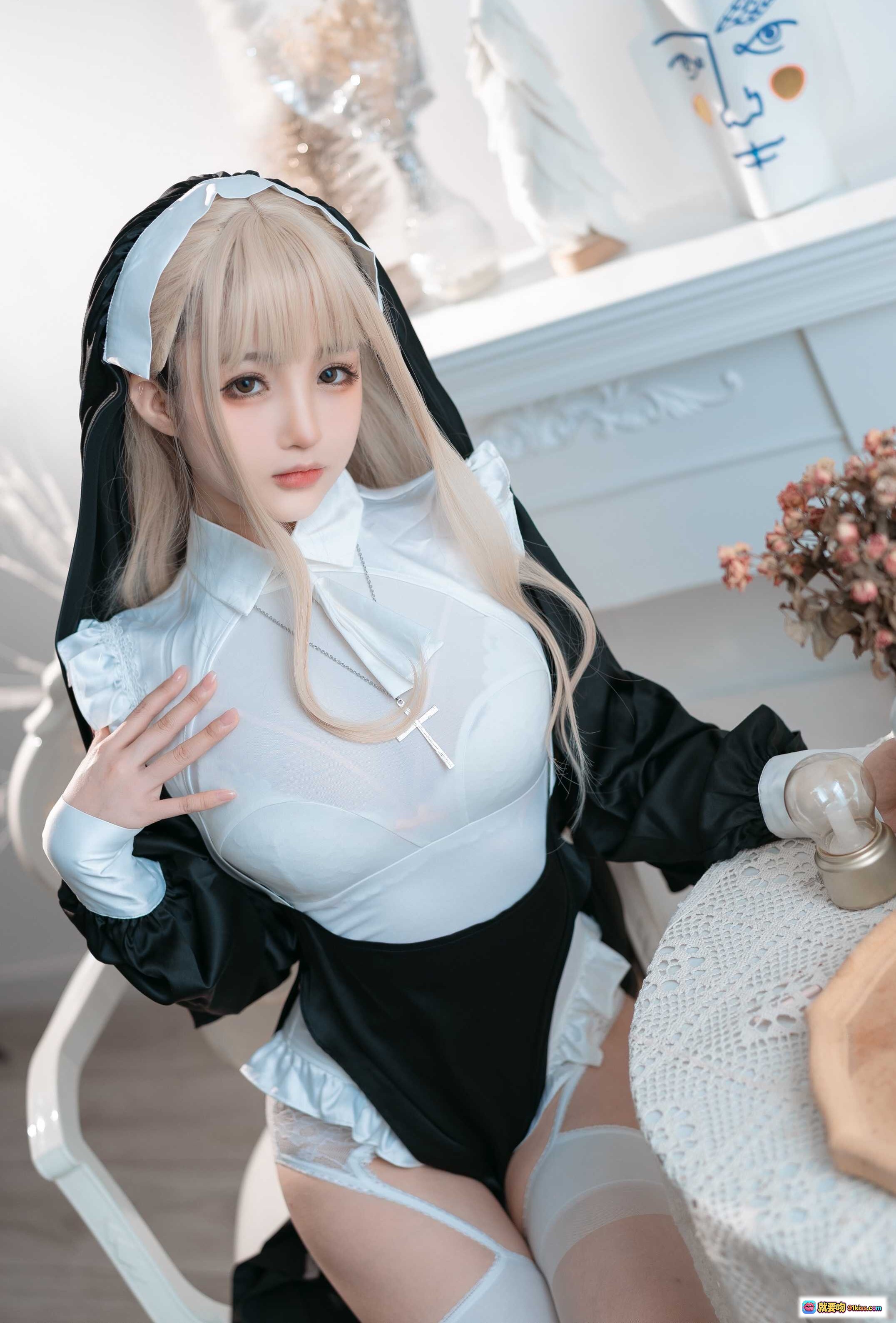 图片[3] - 桜井宁宁 NO.037 修女写真 | 白色蕾丝内衣+黑色修女袍+十字架项链+美腿丝袜 | 41P高清图集 - 就要吻