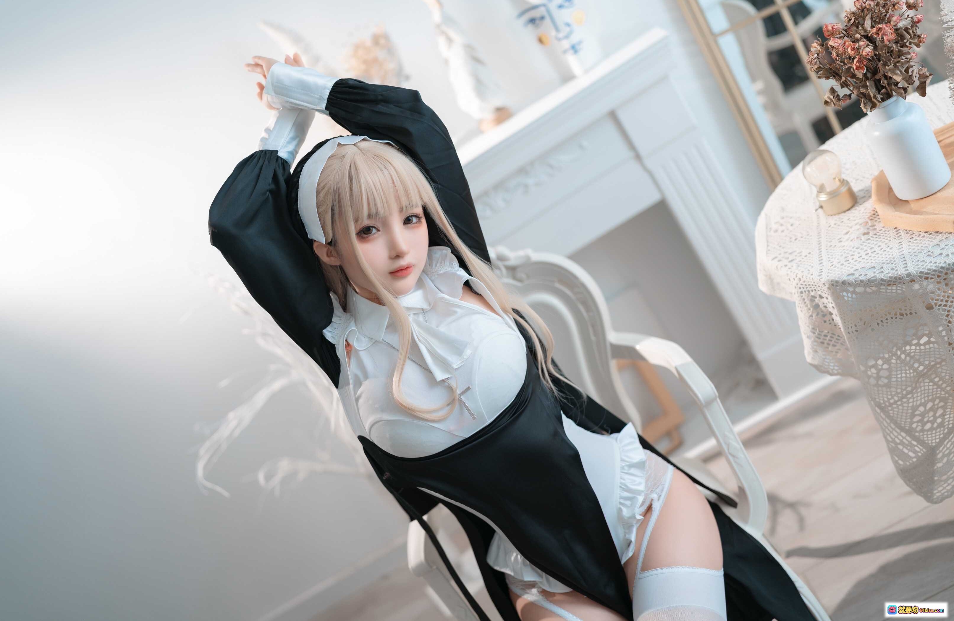 图片[5] - 桜井宁宁 NO.037 修女写真 | 白色蕾丝内衣+黑色修女袍+十字架项链+美腿丝袜 | 41P高清图集 - 就要吻