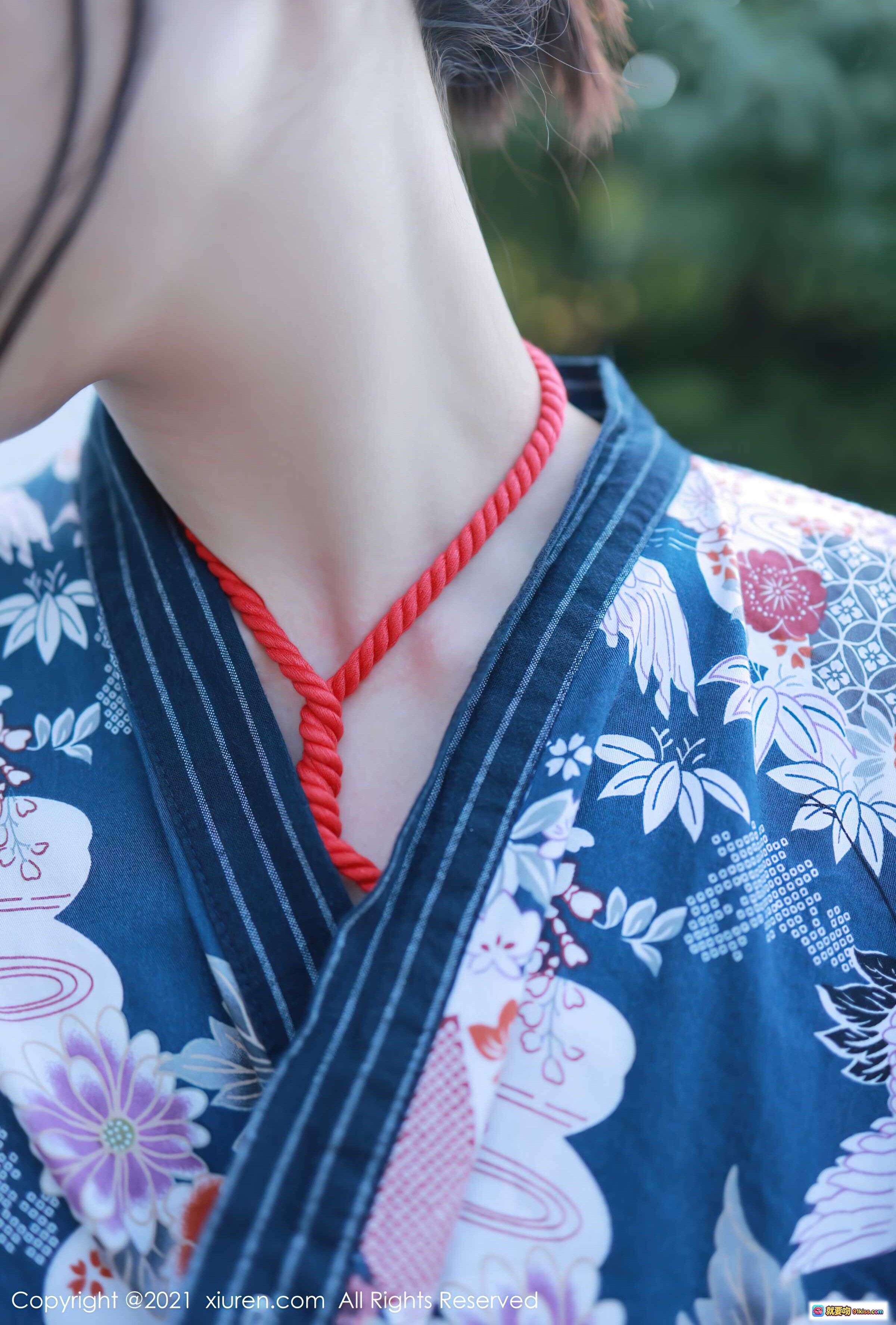 图片[10] - 李雅柔和风写真｜深蓝底花卉仙鹤图案浴衣｜日式木门背景｜优雅古典美人｜秀人网No.4032高清图集 - 就要吻