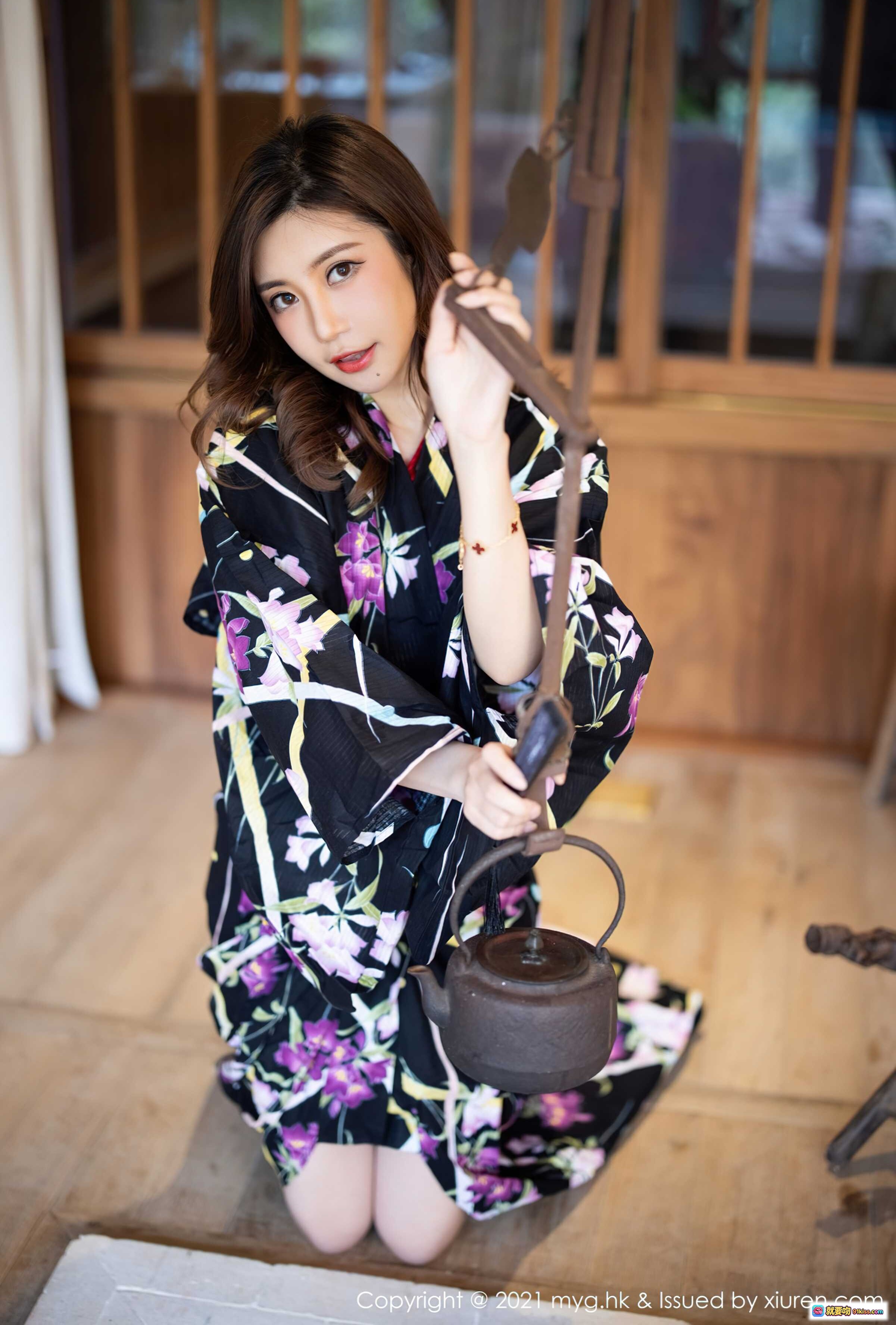 图片[6] - 绮里嘉ula黑底紫花和服写真｜日式庭院木质地板优雅姿态｜MyGirl美媛馆2021 Vol.594高清图集 - 就要吻