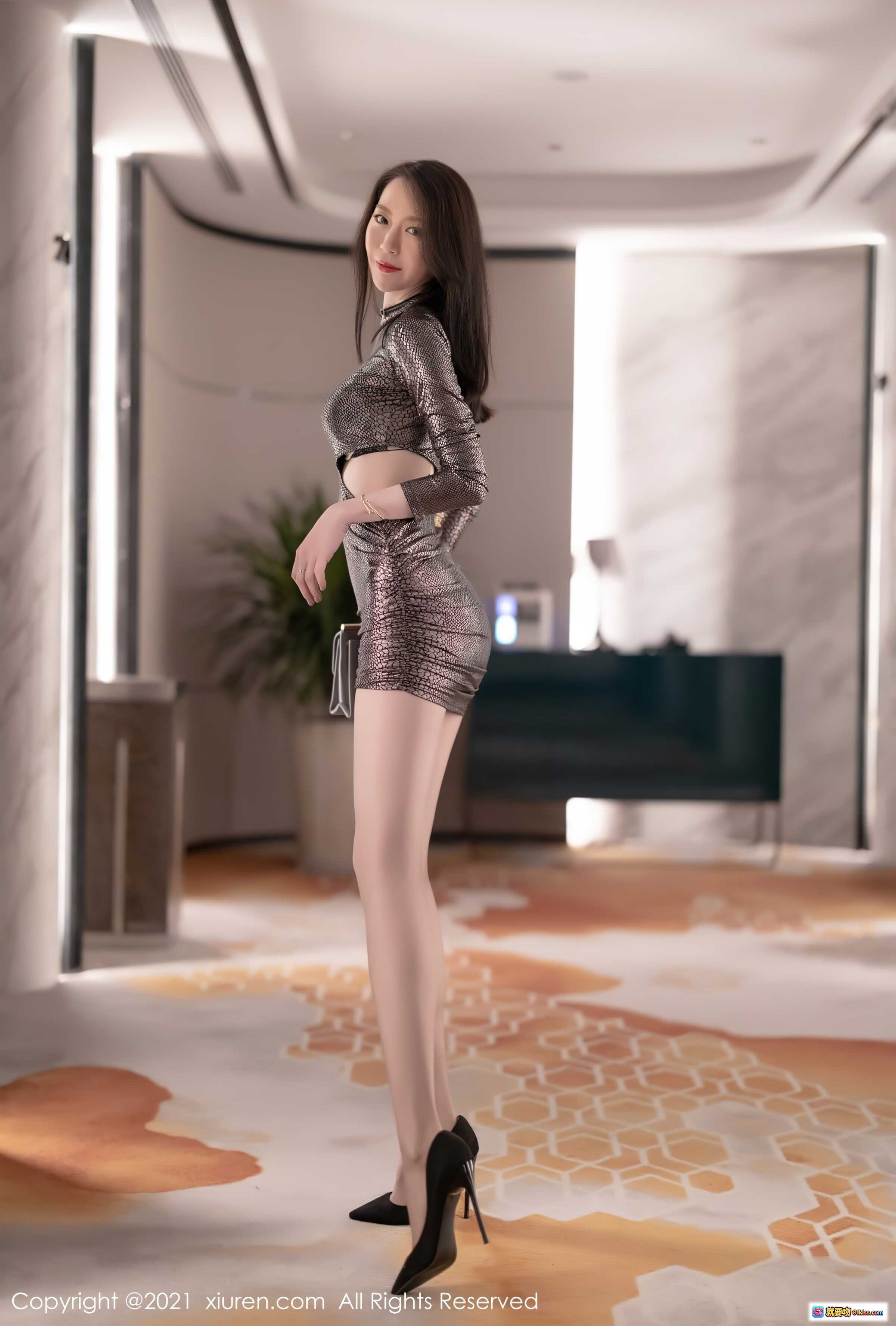 图片[2] - 梦心月性感蛇纹连衣裙高跟美腿写真 – XiuRen秀人网2021.08.30 No.3870优雅时尚大片 - 就要吻