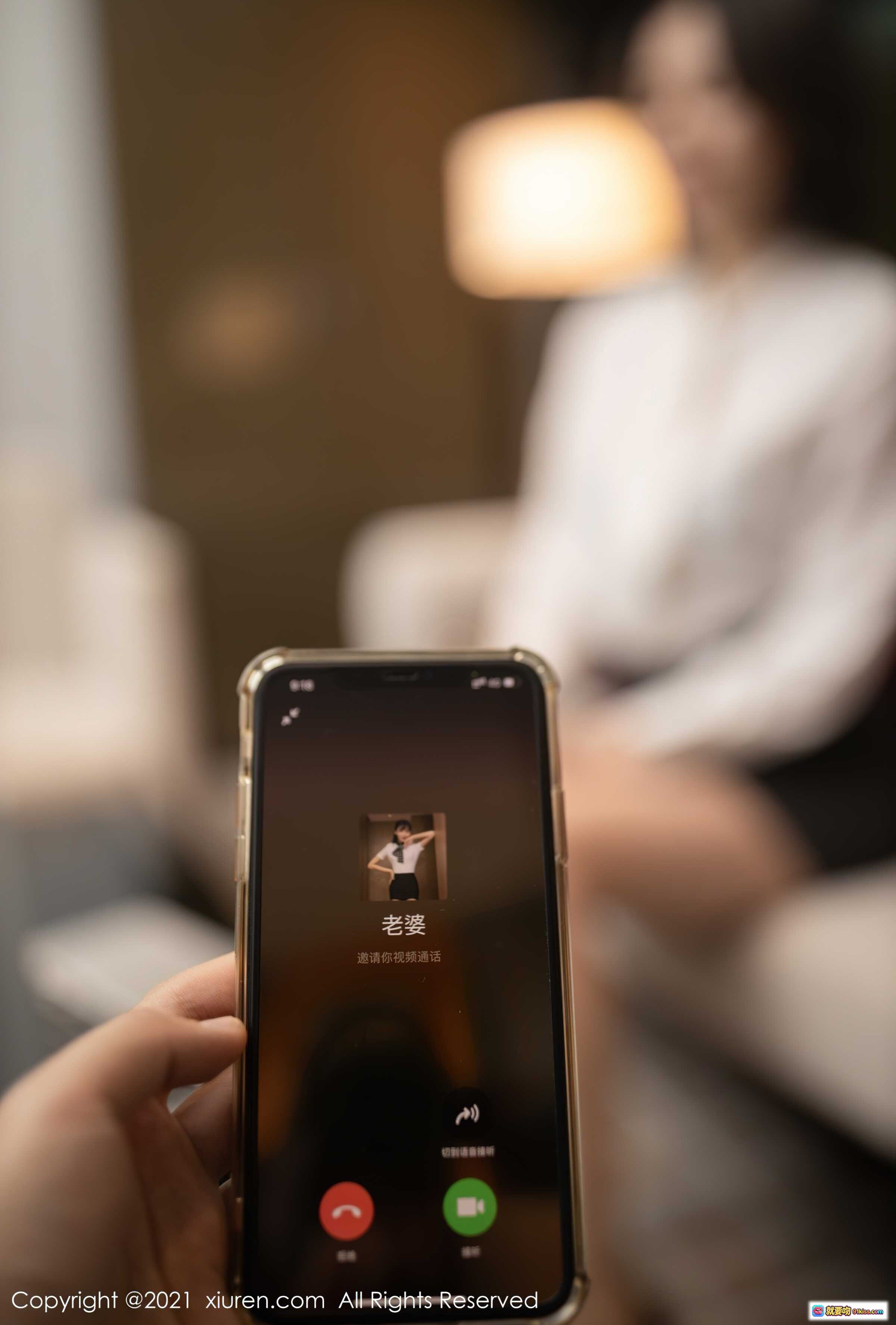 图片[10] - 安然Maleah手机聊天截图特写 | 红边iPhone屏幕裂痕 | 微信对话框显示“报告准备的怎样了” | XIUREN秀人网2021.10.12 No.4051高清图集 - 就要吻