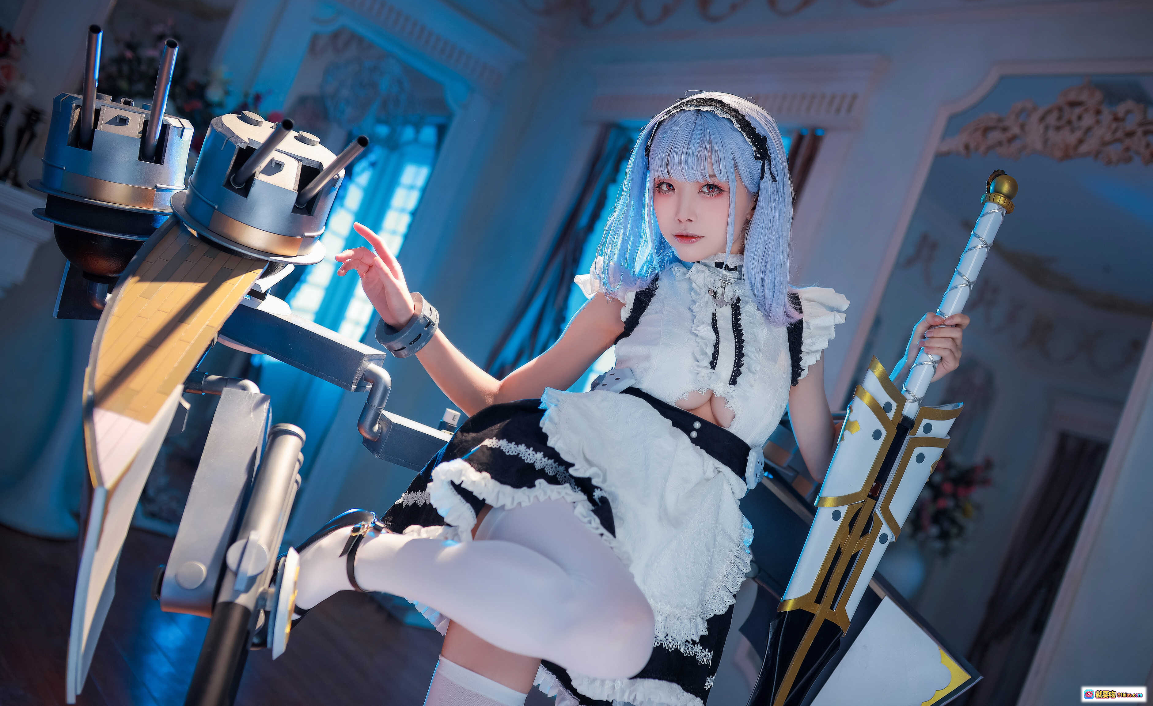 图片[6] - 水淼Aqua NO.093 黛朵 Cosplay 精美女仆装 蓝发少女 持剑姿势 华丽室内场景 17P高清图集 - 就要吻