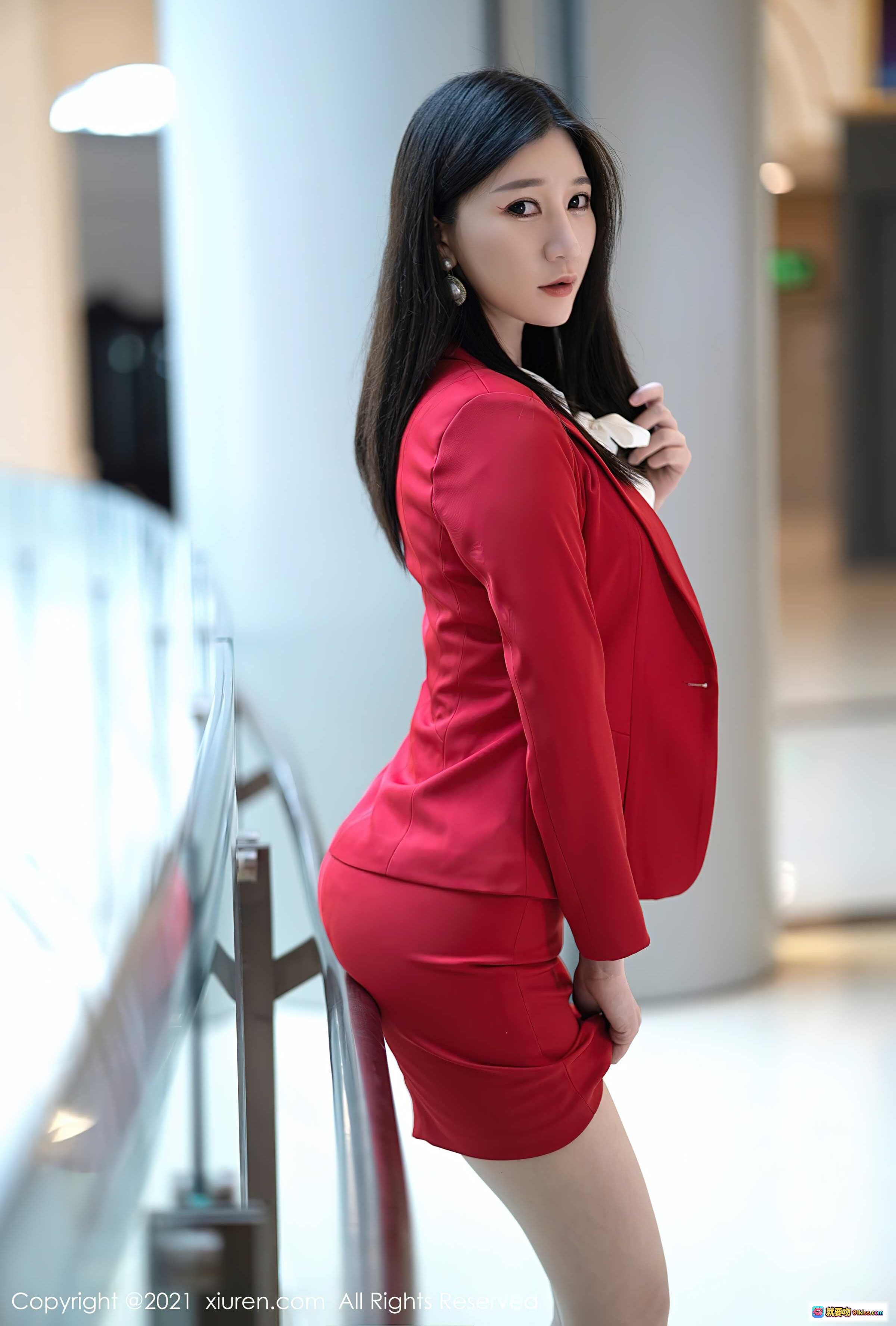 图片[5] - 顾乔楠Cora红裙高跟美腿写真 | XiuRen秀人网No.3954优雅性感职场风摄影集 - 就要吻