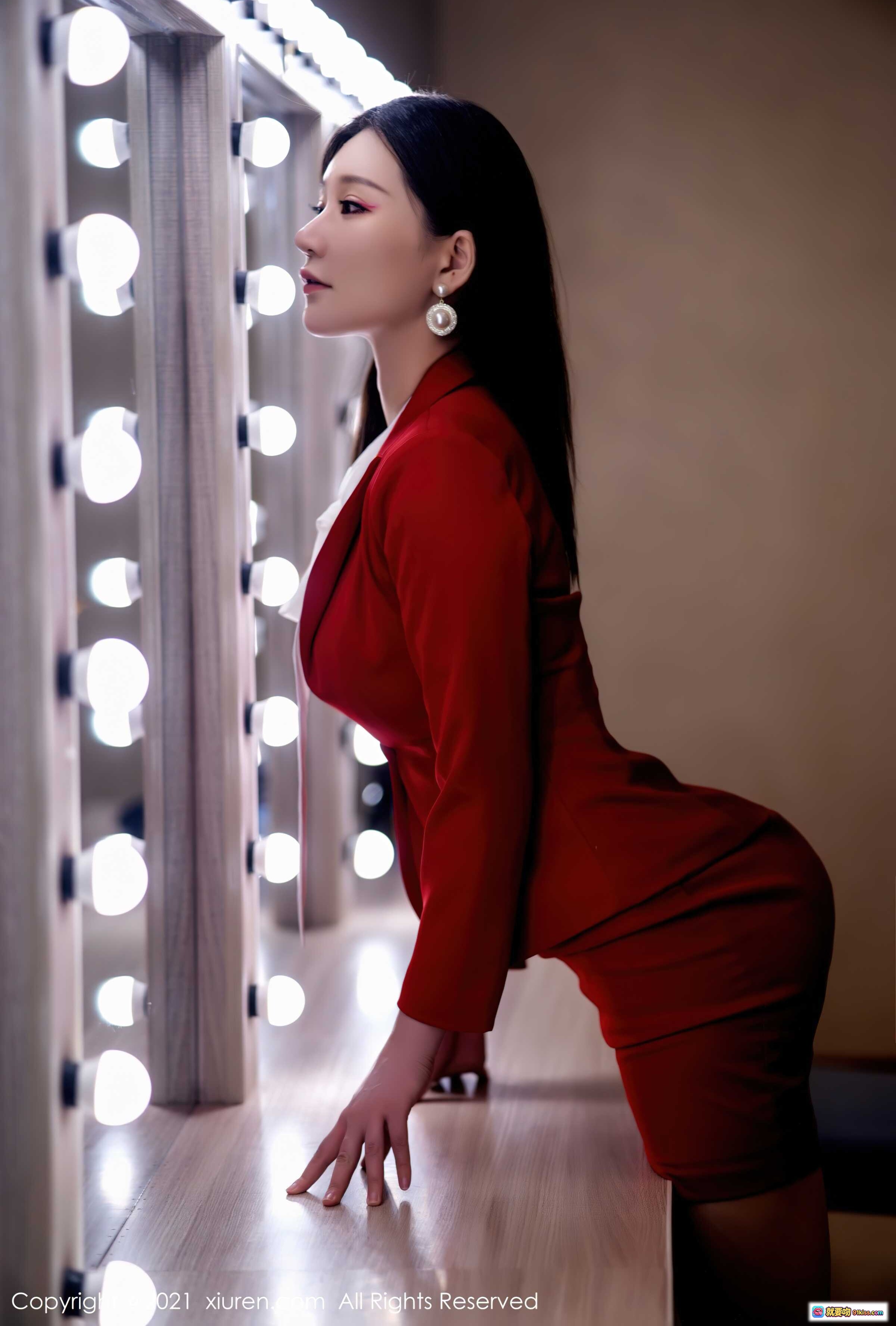 图片[4] - 顾乔楠Cora红裙高跟美腿写真 | XiuRen秀人网No.3954优雅性感职场风摄影集 - 就要吻
