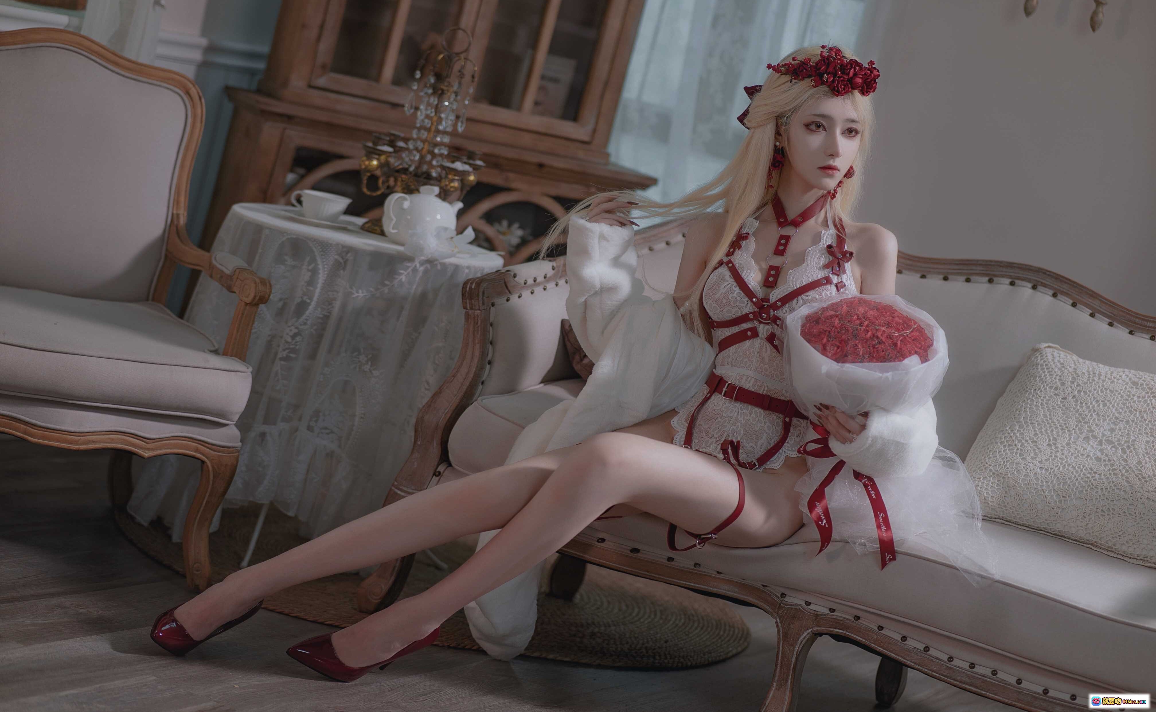 图片[4] - 南桃Momoko NO.080 玫瑰主题写真 | 金发红花冠少女 | 白纱红内衣性感躺卧 | 26P高清图集 - 就要吻