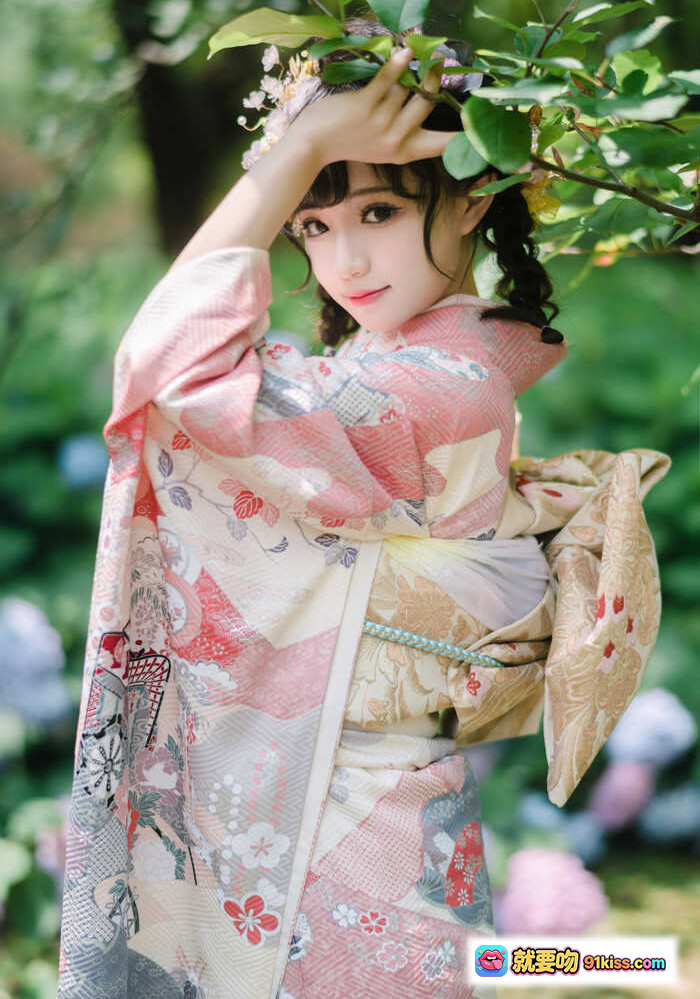 图片[1] - 花柒Hana NO.009 绣球花和服写真｜日系少女风｜粉色系和风穿搭｜自然绿植背景｜精致发饰与传统纹样｜18P高清图集 - 就要吻