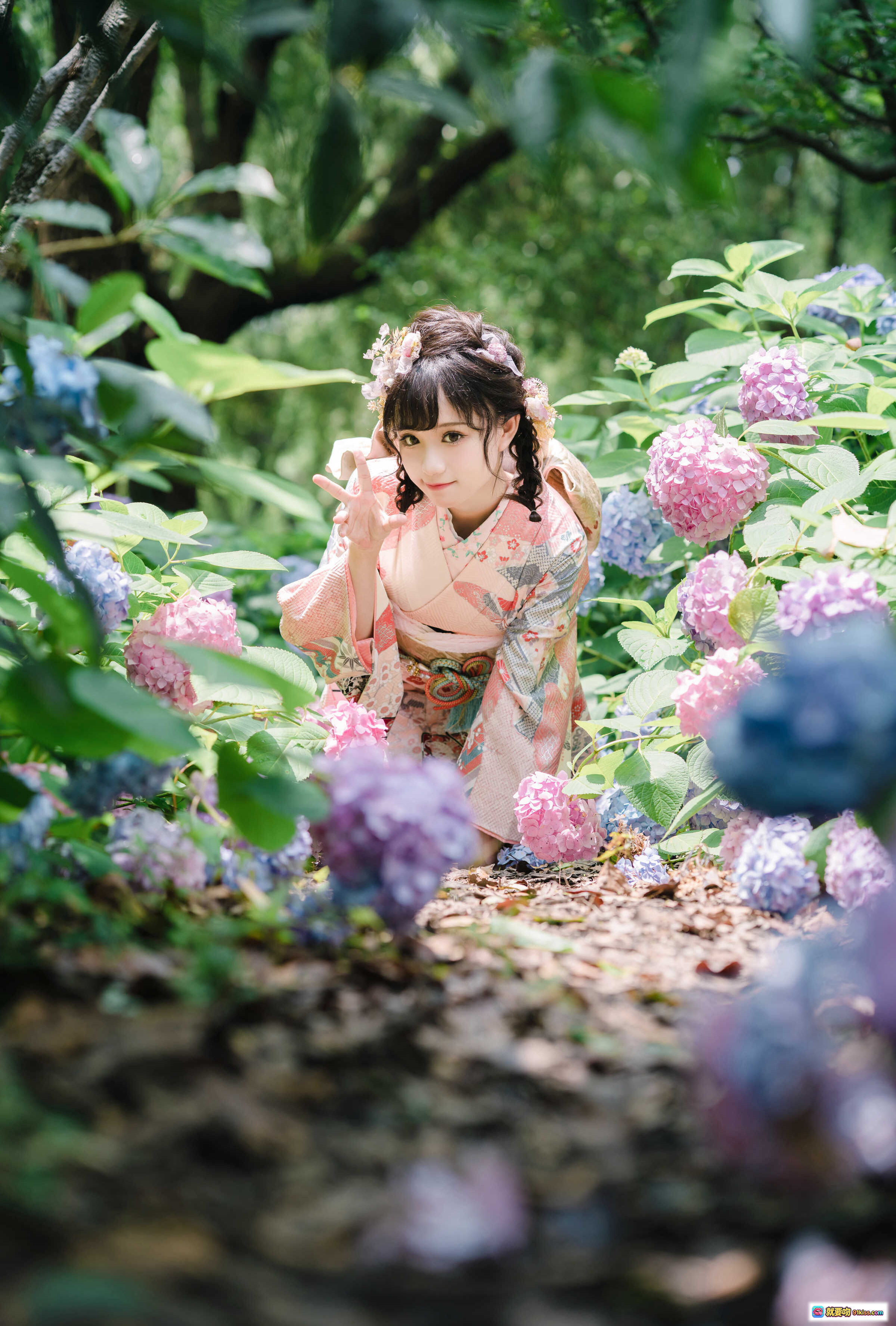 图片[3] - 花柒Hana NO.009 绣球花和服写真｜日系少女风｜粉色系和风穿搭｜自然绿植背景｜精致发饰与传统纹样｜18P高清图集 - 就要吻