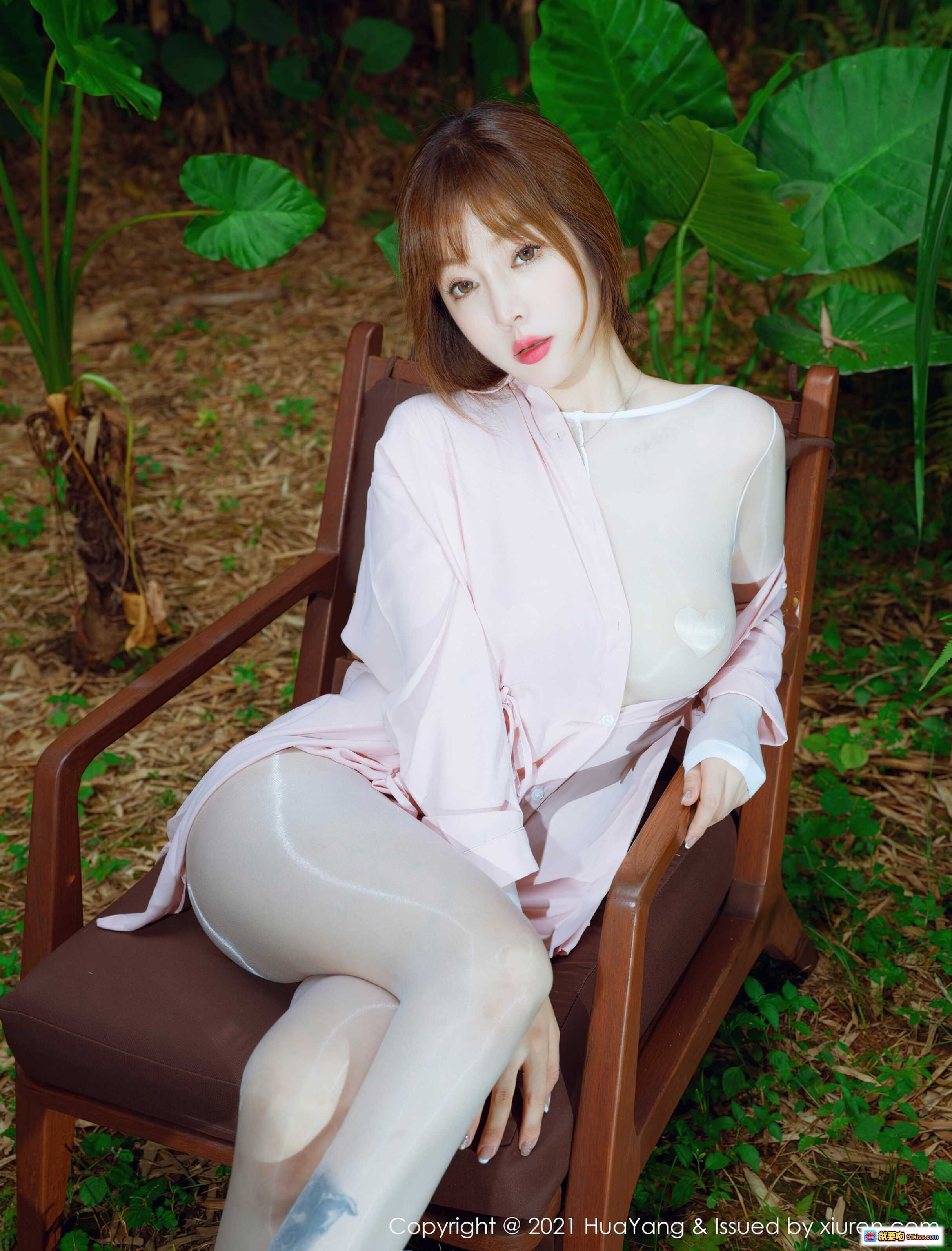 图片[5] - 王雨纯花漾写真2021.09.03 Vol.445 粉色衬衫白丝美腿户外竹林椅拍高清图集 - 就要吻