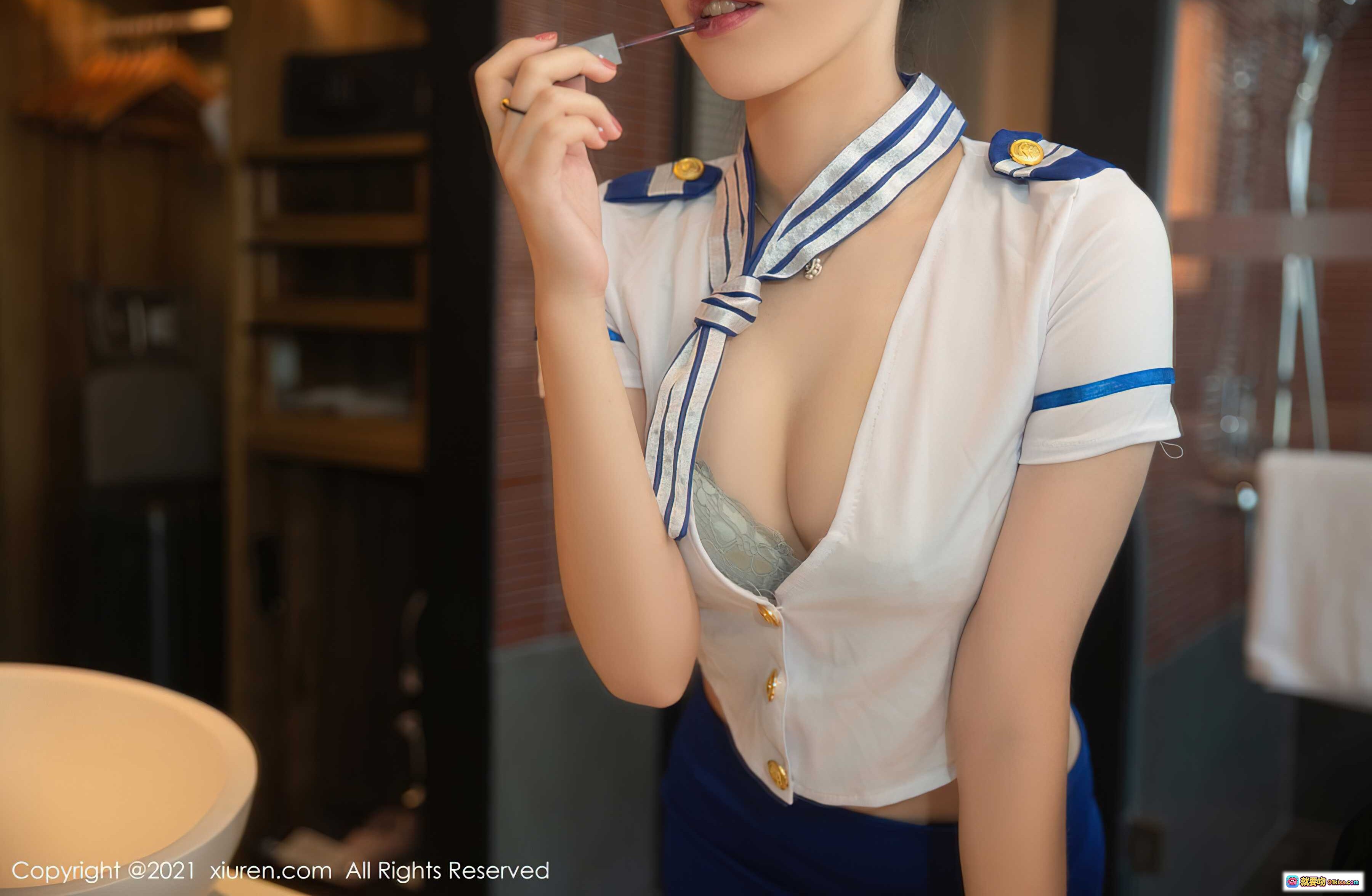 图片[3] - 甜妹空姐制服写真 | 白蓝配色短裙黑丝美腿 | 酒店浴室私房摄影 | 秀人网2021精选图集 - 就要吻