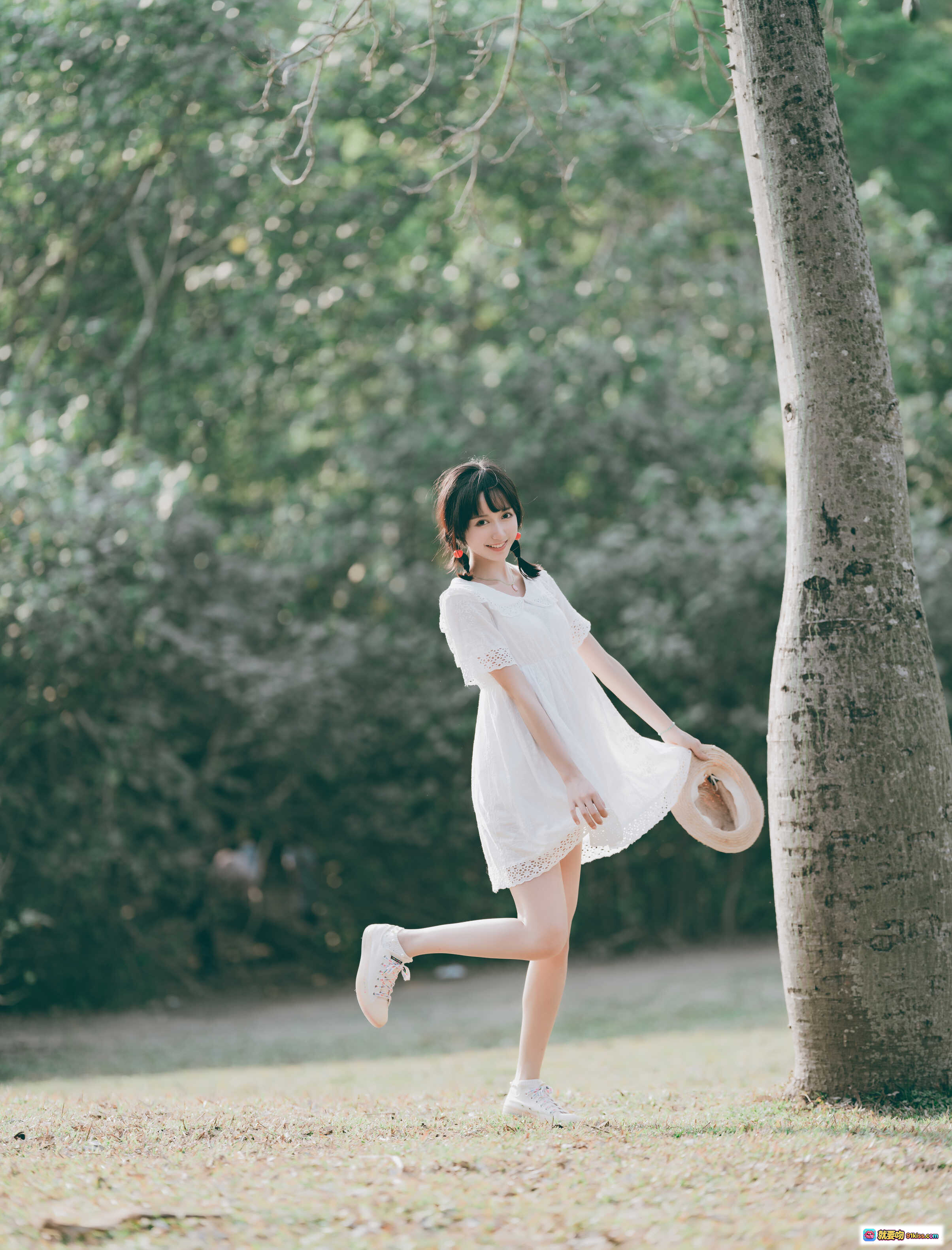 图片[2] - 木绵绵OwO NO.067 夏日彩虹写真 甜美少女树下休憩 白裙草帽森系风 29P高清图集 自然光柔美氛围 - 就要吻