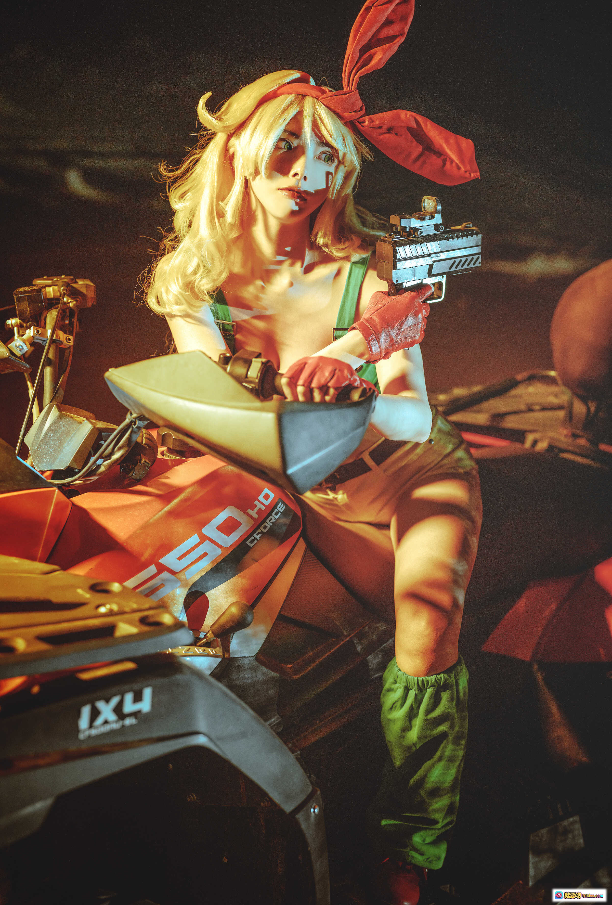 图片[7] - 七龙珠兰琪cosplay写真 秋和柯基NO.053 绿色背心黄色短裤红头巾性感造型 41P高清图集 - 就要吻