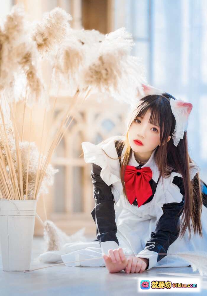 桜桃喵109长裙妹抖装日系COS写真·猫耳女仆装·红领结白裙·室内芦苇背景·甜美少女风 - 就要吻