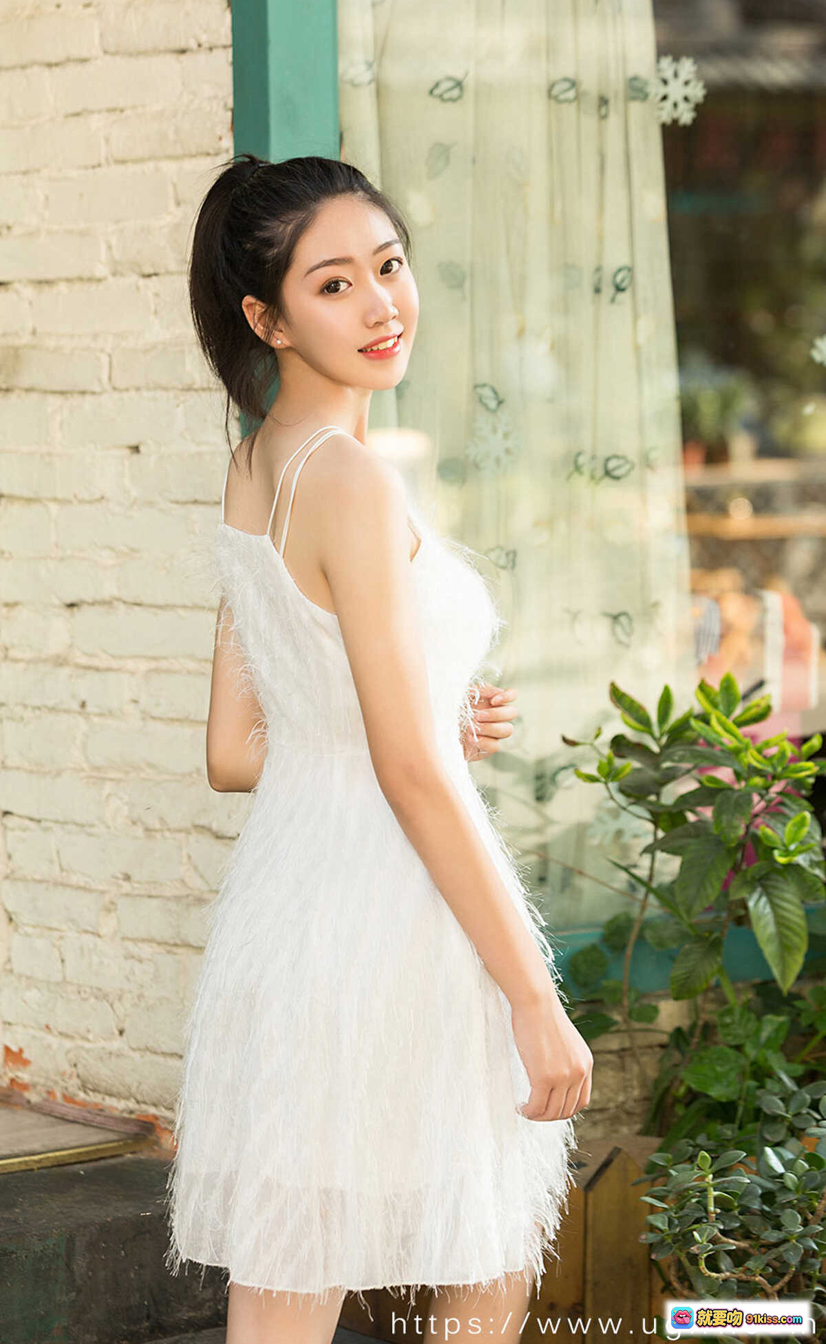 图片[6] - 小雪儿白色羽毛吊带裙户外写真 | Ugirls尤果网爱尤物No.2218清新自然少女风人像摄影 - 就要吻
