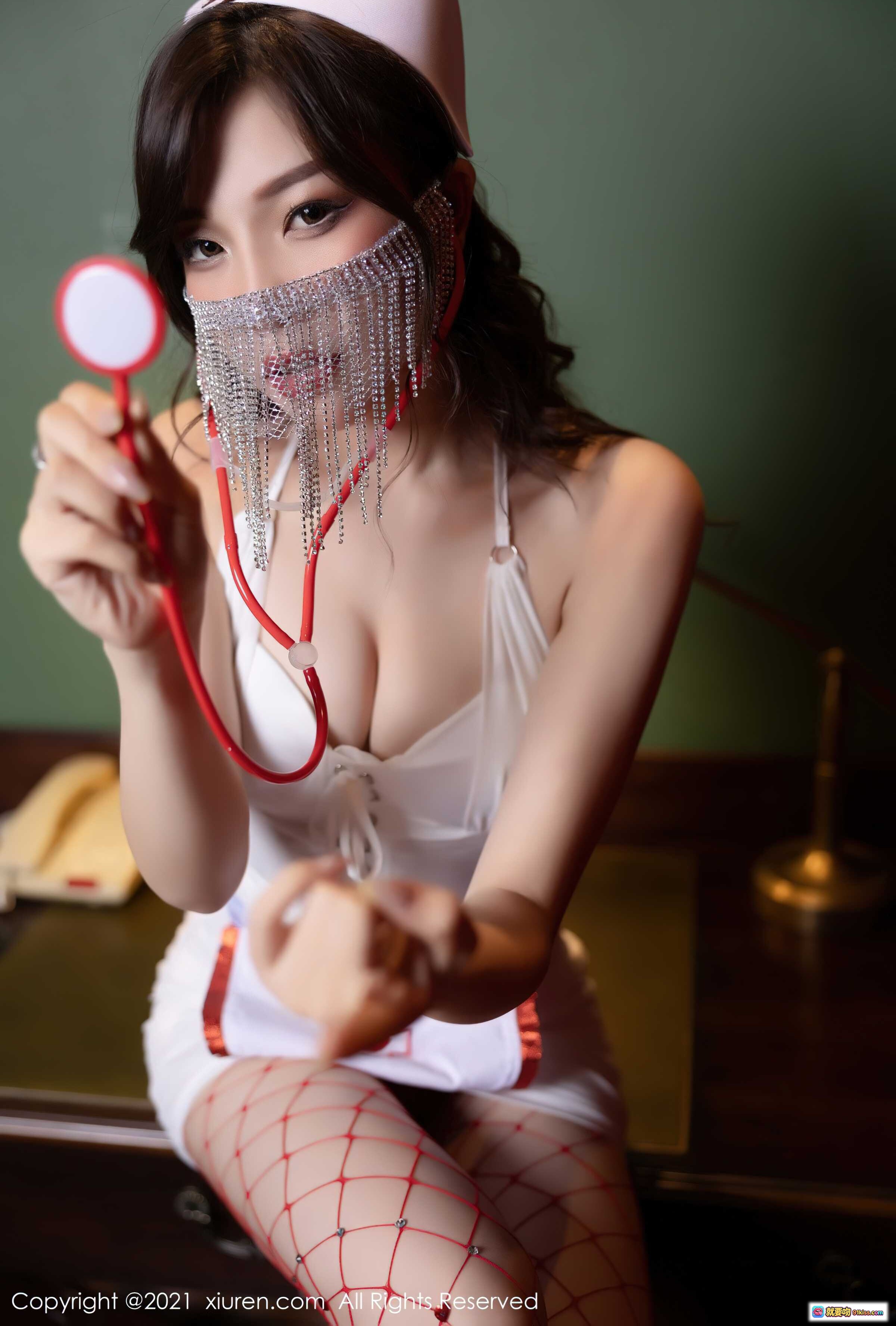 图片[6] - 芝芝Booty护士装写真：红网袜白高跟+听诊器诱惑，复古木椅私房美腿大片 - 就要吻