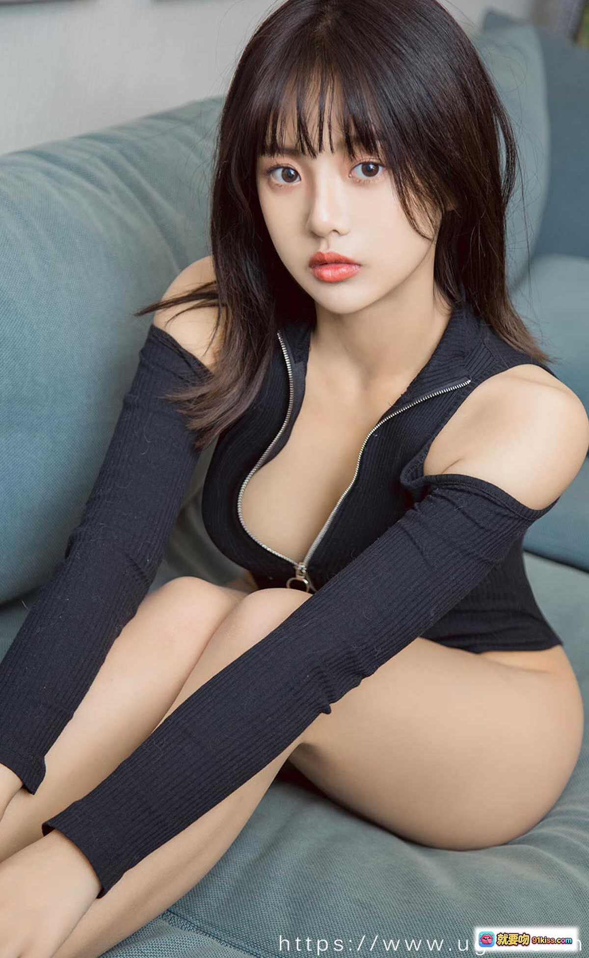 图片[5] - 袁圆黑衣性感写真 | Ugirls尤果网爱尤物No.2222 | 35P高清美图 | 沙发慵懒姿态 | 红唇长发魅力尽显 - 就要吻