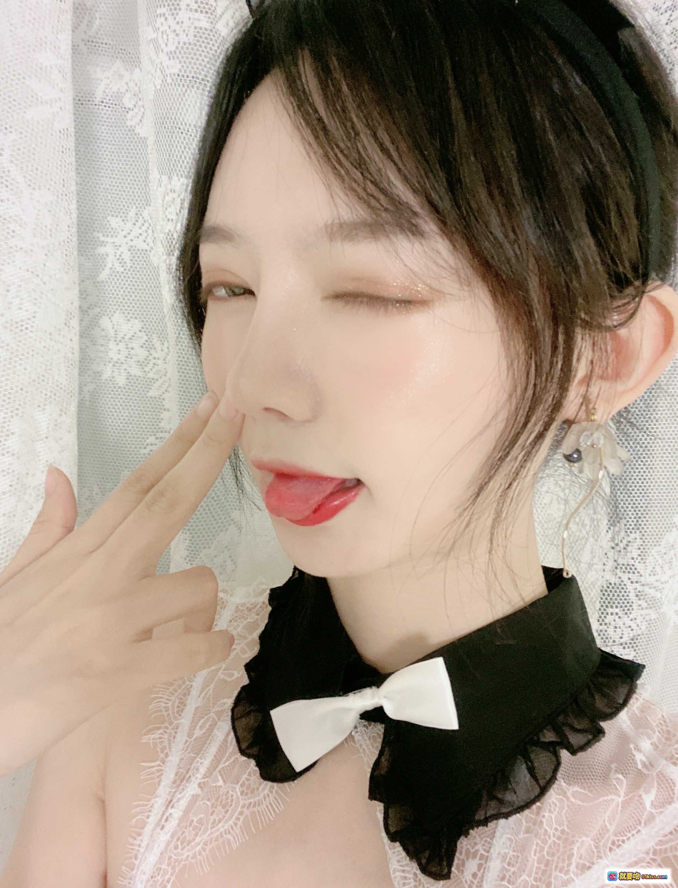 图片[4] - 51酱 NO.005 油光袜黑丝美腿写真 优雅猫耳女仆装 透视蕾丝细节 高清私房摄影集 - 就要吻