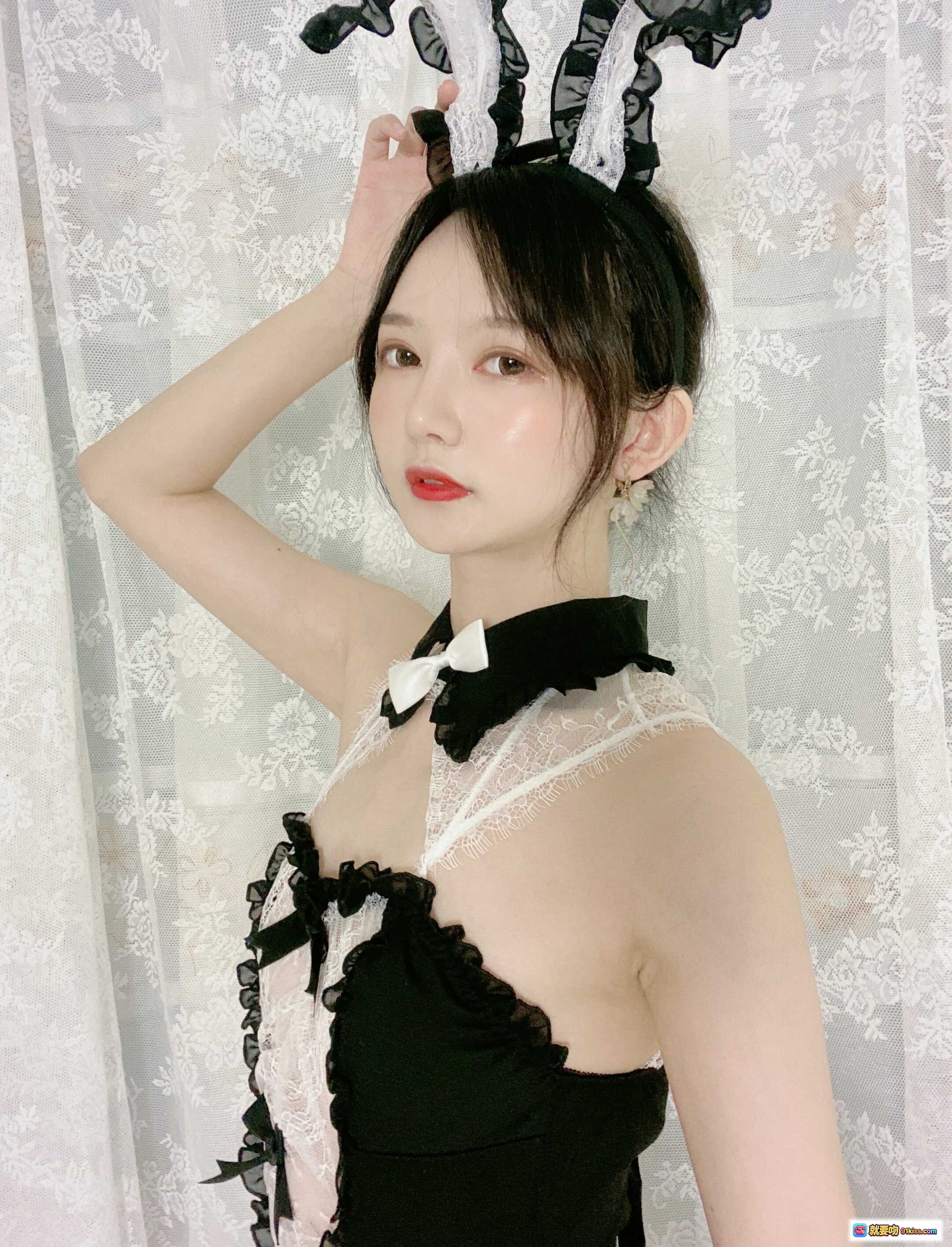 图片[9] - 51酱 NO.005 油光袜黑丝美腿写真 优雅猫耳女仆装 透视蕾丝细节 高清私房摄影集 - 就要吻