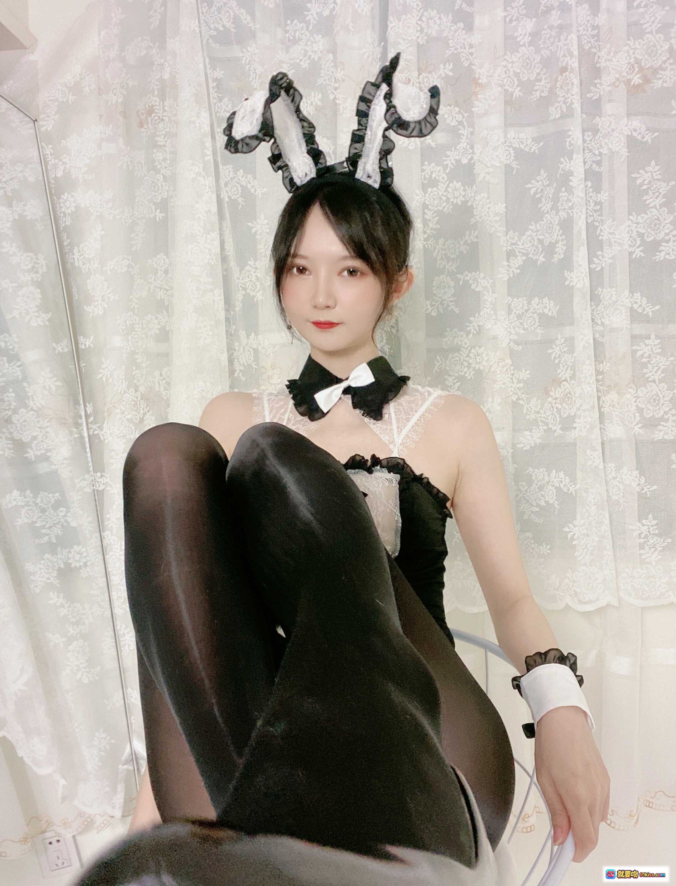 图片[10] - 51酱 NO.005 油光袜黑丝美腿写真 优雅猫耳女仆装 透视蕾丝细节 高清私房摄影集 - 就要吻