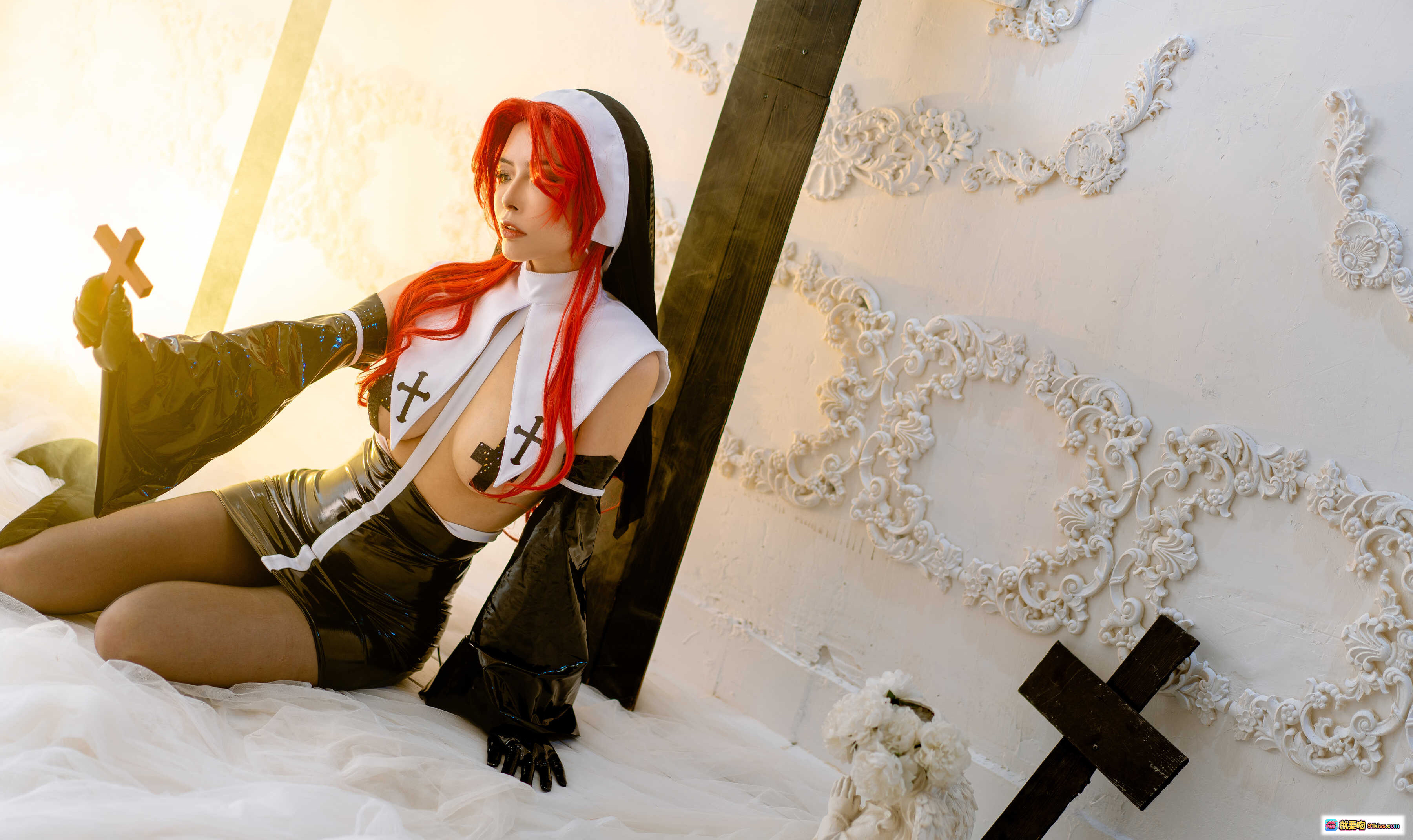 图片[3] - 红发修女Cosplay写真 | 秋和柯基NO.023 | 黑白十字架背景 | 12P高清图集 | 修女装束性感演绎 - 就要吻