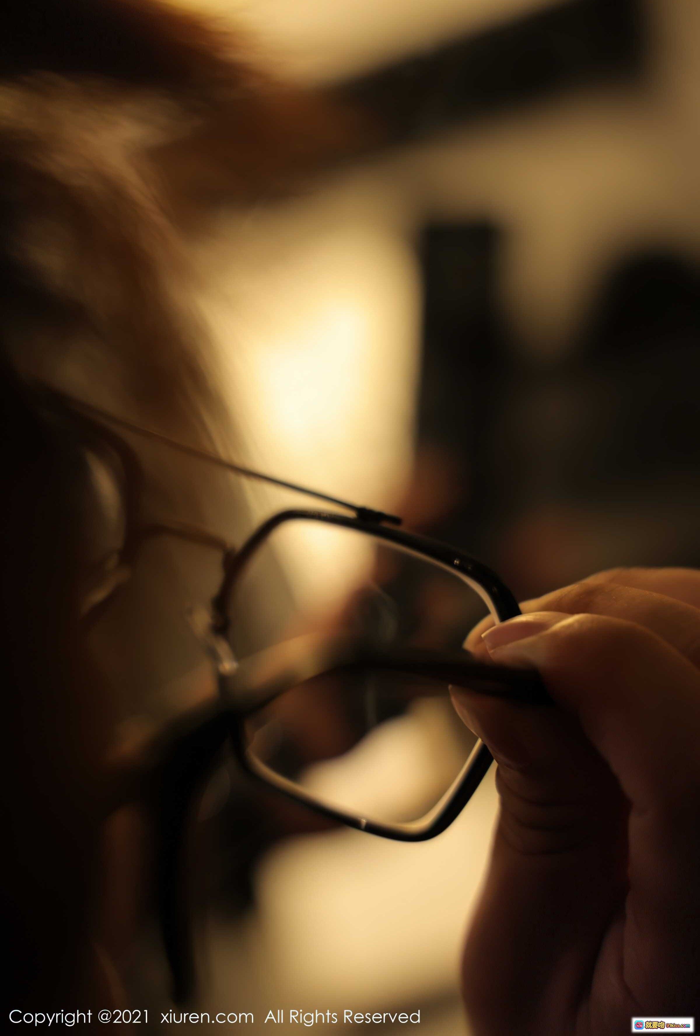 图片[4] - 酒店客房电话操作特写｜Hyatt Regency商务电话按键细节｜现代简约设计｜抗菌话筒｜数字键盘清晰可见 - 就要吻