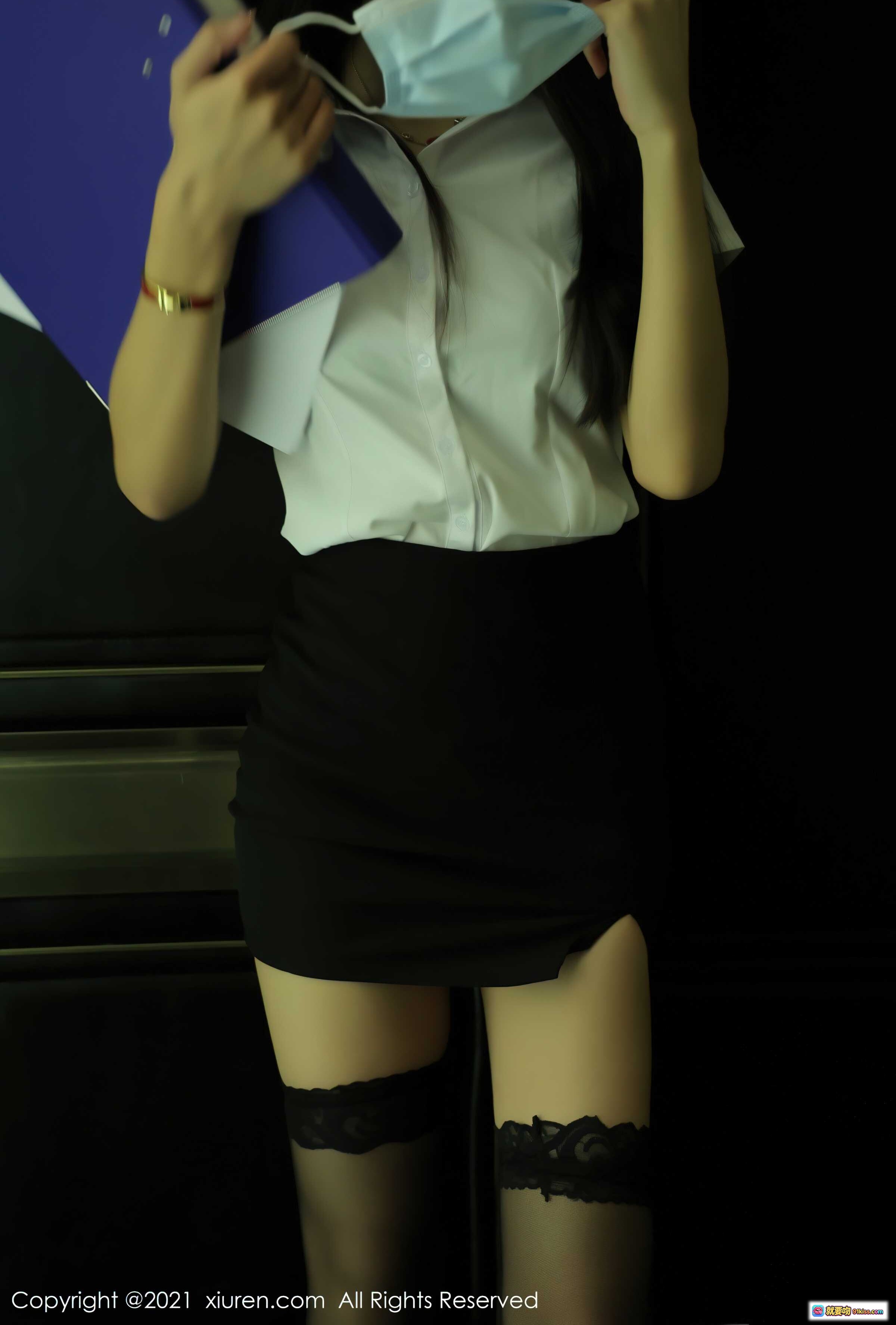 图片[5] - 蓝莓FY性感黑丝美腿职场OL风写真 | XiuRen秀人网2021.09.27 No.3999高清图集 - 就要吻