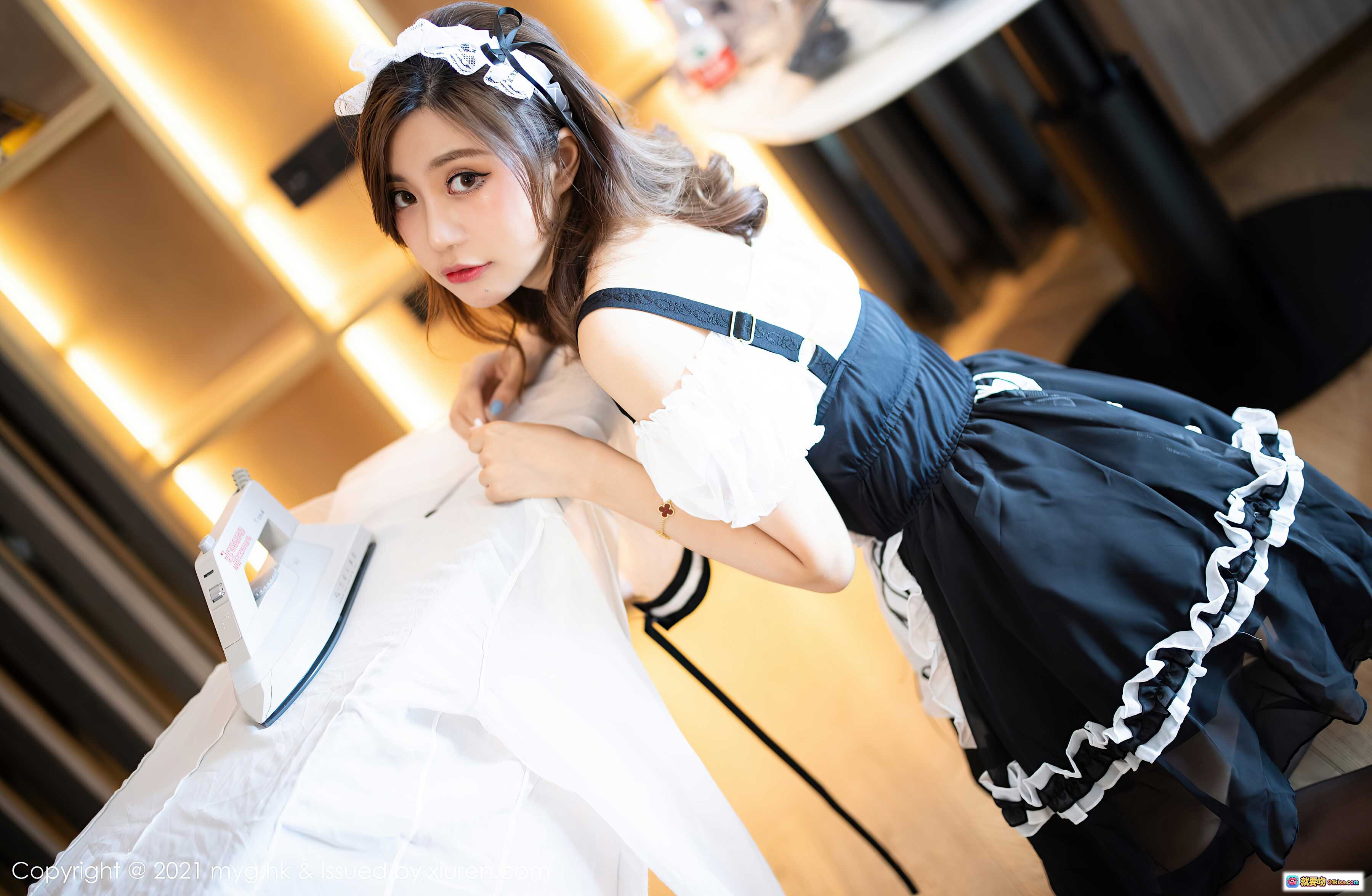 图片[8] - 绮里嘉ula女仆制服写真｜MyGirl美媛馆VOL.588｜2021.09.03｜甜美可爱女仆装｜居家熨衣场景｜精致头饰与蕾丝细节 - 就要吻