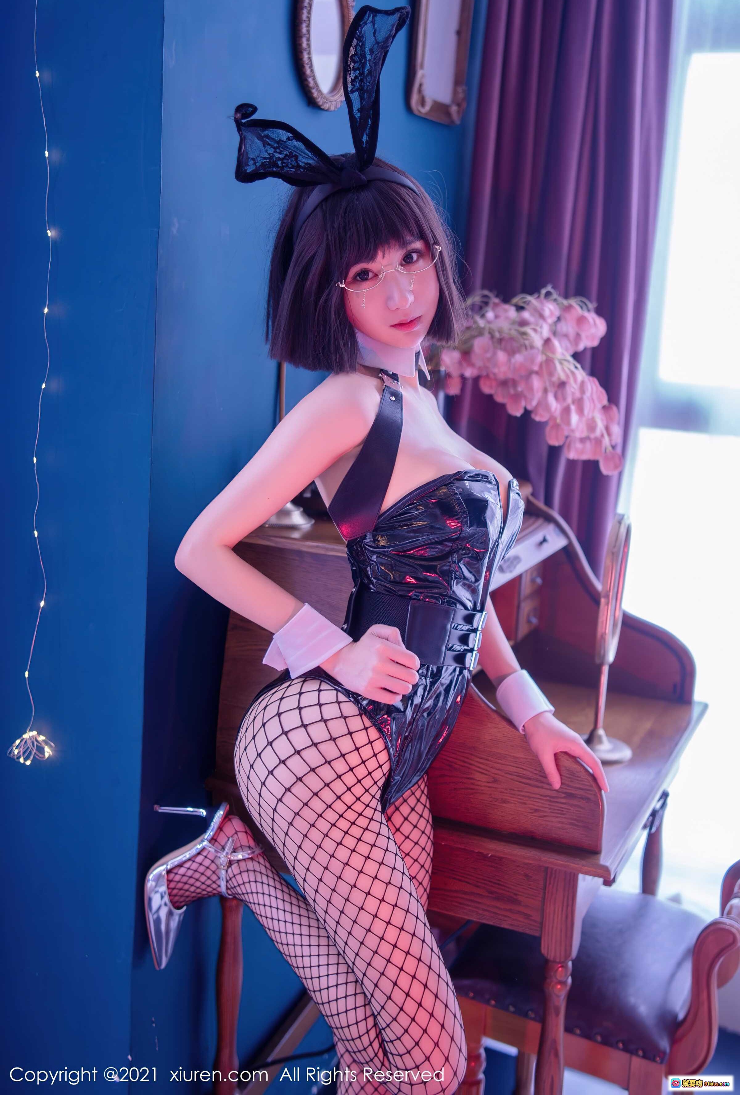 图片[6] - 小果冻儿兔女郎写真 | 黑色漆皮紧身衣+渔网袜+高跟鞋 | XiuRen秀人网No.3926 | 室内床边性感摆拍 - 就要吻