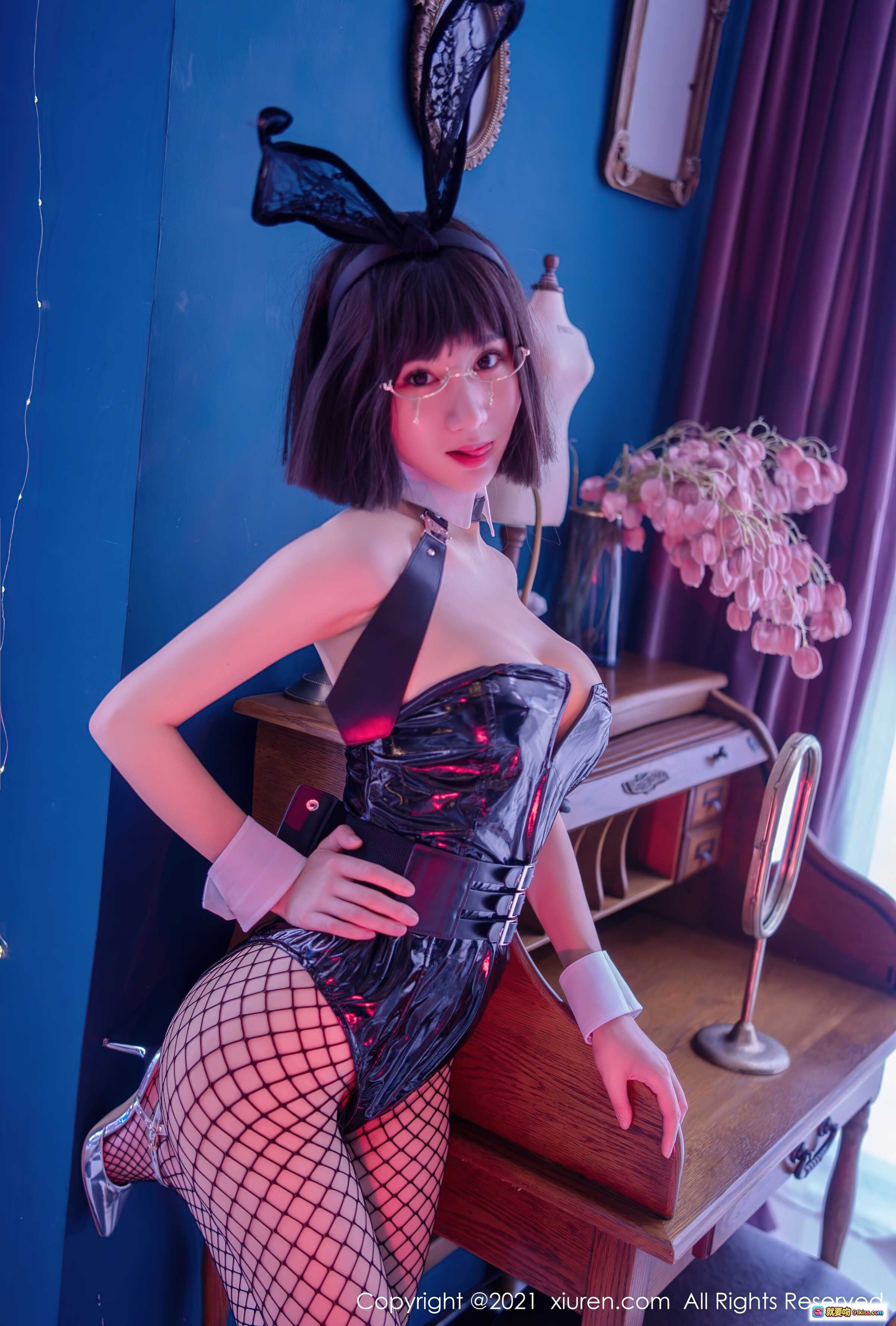 图片[7] - 小果冻儿兔女郎写真 | 黑色漆皮紧身衣+渔网袜+高跟鞋 | XiuRen秀人网No.3926 | 室内床边性感摆拍 - 就要吻